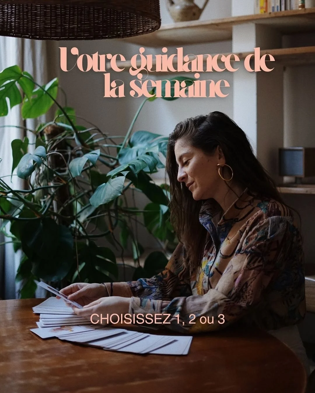 Fermez les yeux.
Prenez une grande inspiration.
Une grande expiration.
𝐄𝐭 𝐜𝐡𝐨𝐢𝐬𝐢𝐬𝐬𝐞𝐳 𝟏, 𝟐 𝐨𝐮 𝟑.
Intuitivement, quel chiffre vous appelle ? Vous magn&eacute;tise ?

𝐃&eacute;𝐜𝐨𝐮𝐯𝐫𝐞𝐳 𝐯𝐨𝐭𝐫𝐞 𝐠𝐮𝐢𝐝𝐚𝐧𝐜𝐞 𝐩𝐨𝐮𝐫 𝐥𝐚 𝐬