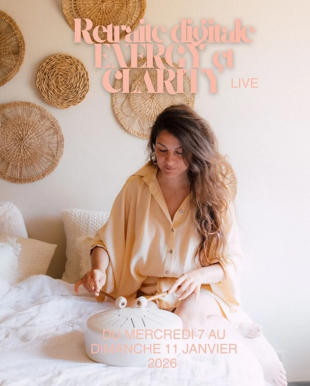 𝐉𝐞 𝐬𝐮𝐢𝐬 𝐭𝐫&egrave;𝐬 𝐡𝐞𝐮𝐫𝐞𝐮𝐬𝐞 𝐝𝐞 𝐯𝐨𝐮𝐬 𝐩𝐫𝐨𝐩𝐨𝐬𝐞𝐫 𝐮𝐧𝐞 𝐧𝐨𝐮𝐯𝐞𝐥𝐥𝐞 𝐫𝐞𝐭𝐫𝐚𝐢𝐭𝐞 𝐝𝐢𝐠𝐢𝐭𝐚𝐥𝐞 𝐝𝐞 :

✴︎ YOGA NIDRA &Eacute;NERG&Eacute;TIQUE&reg; &amp; SOUNDS

✴︎ YOGA DE L&rsquo;&Eacute;NERGIE

✴︎ ET NUM&Eac