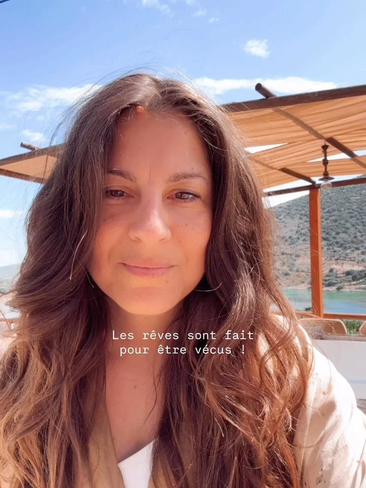 Les r&ecirc;ves sont fait pour &ecirc;tre v&eacute;cus !
Je SAIS que c&rsquo;est bateau de dire &ccedil;a.

Sauf, que je me souviens TR&Egrave;S BIEN il y a un an pile, o&ugrave; j&rsquo;&eacute;tais : pas au bon endroit ni avec la bonne personne.
J&
