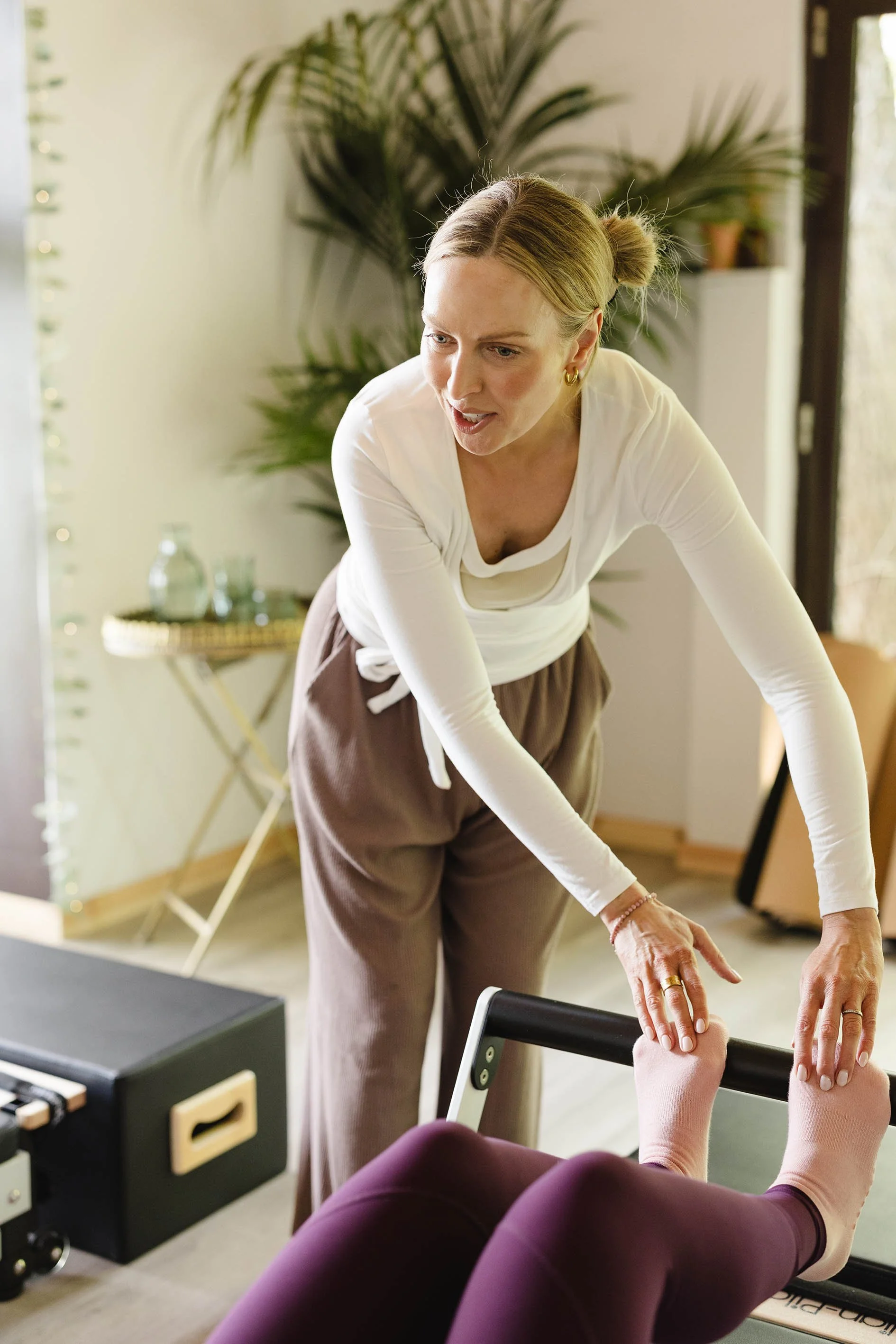 Join our founder Emma Caldwell-Lewis at her nature-immersed pilates studio in rural Herefordshire. Benefit from her 25 years’ experience of pilates teaching and a dedication to results-driven methods.