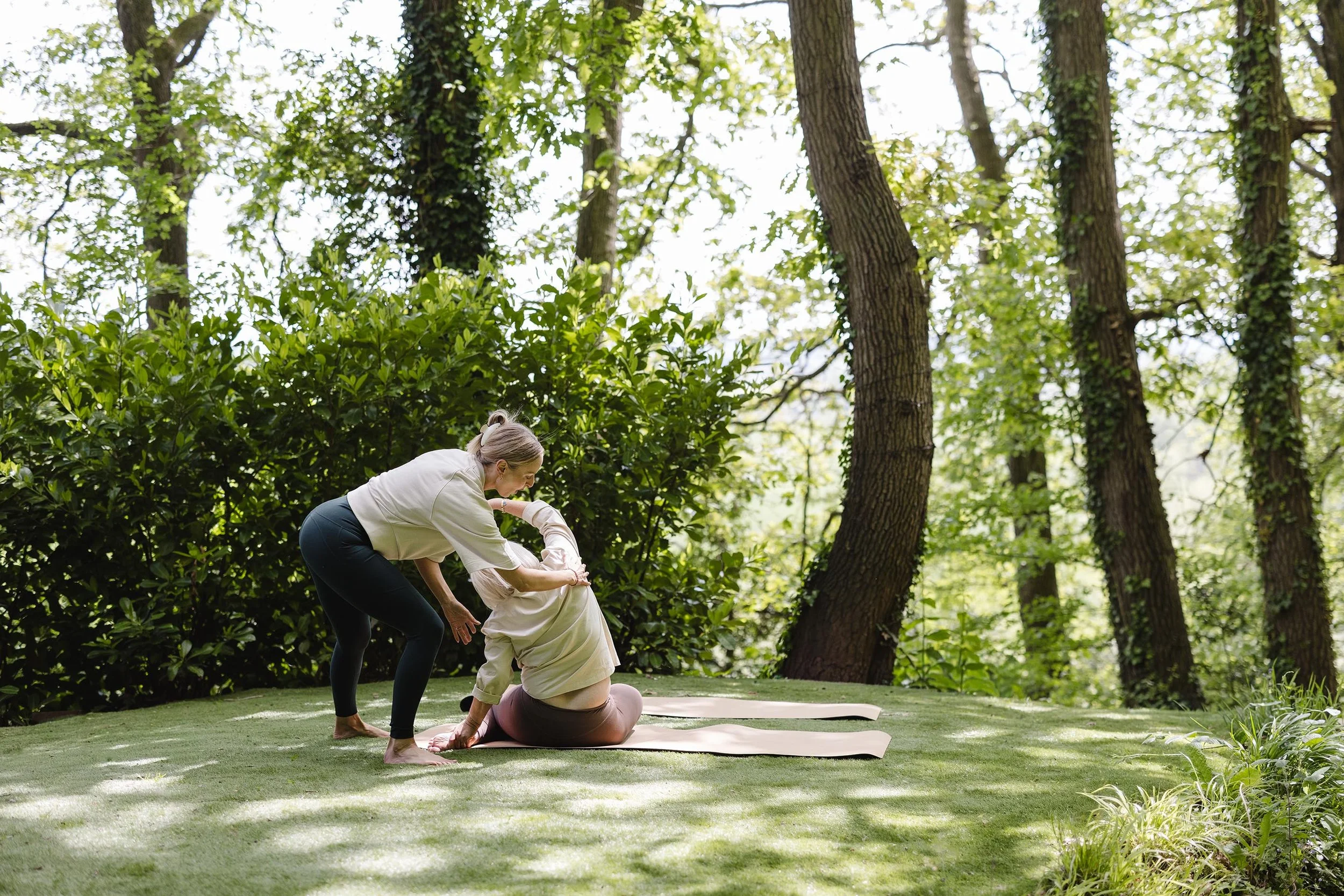 Let’s get grounded together! Our much-loved community classes are centred around mat pilates, carried out in an inclusive and motivational group setting.