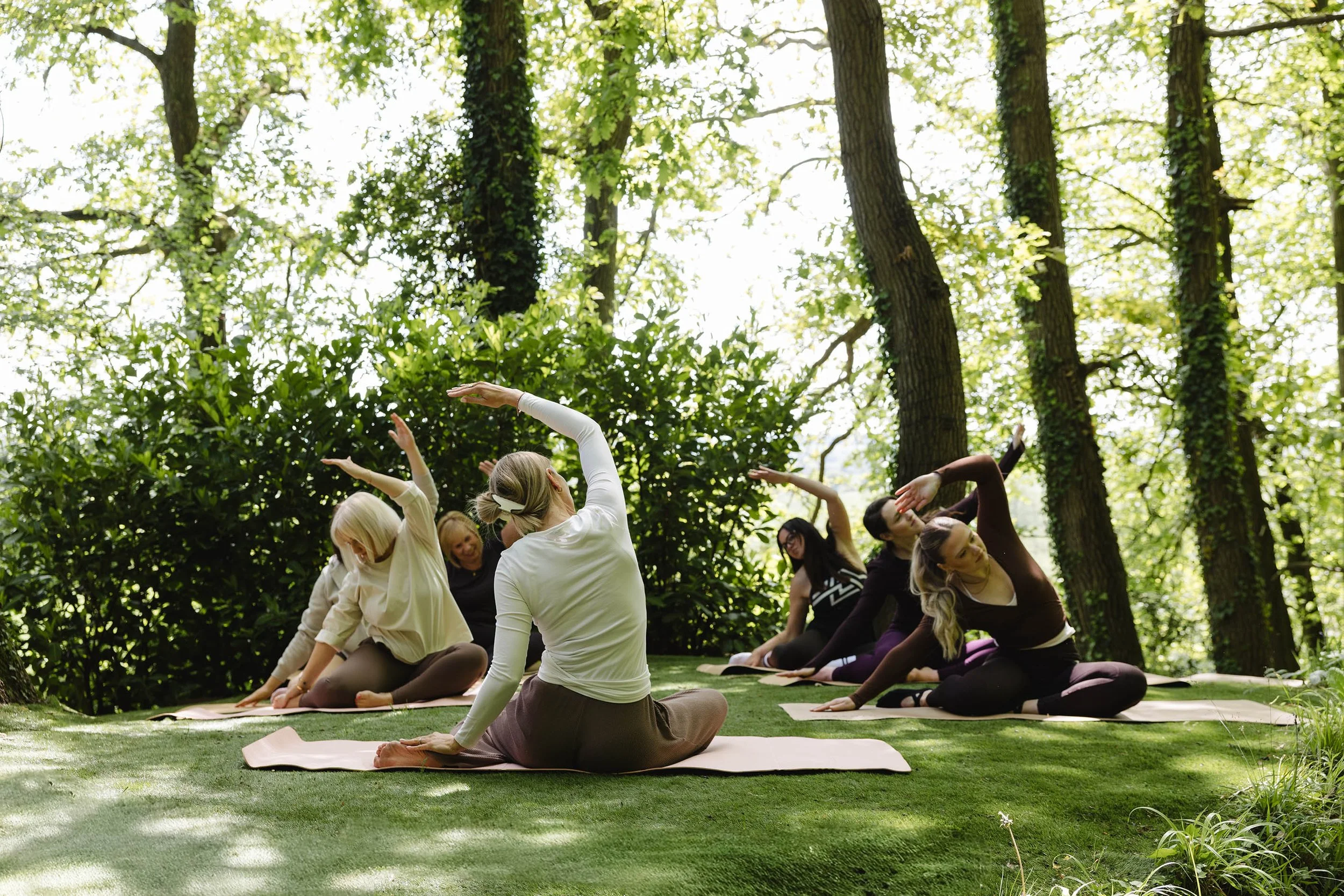 Let’s get grounded together! Our much-loved community classes are centred around mat pilates, carried out in an inclusive and motivational group setting.