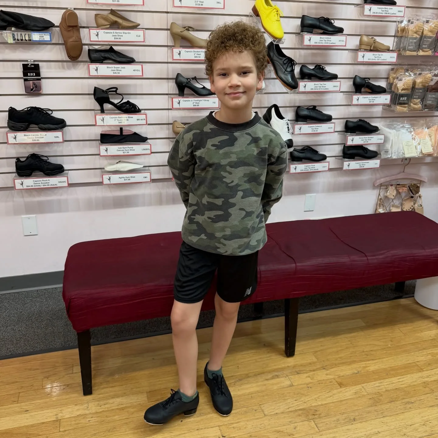 His first trip to a dancewear store to get tap shoes turned into a little tap gathering at @footsteps_dancewear with an adult, a college dancer, and this brand new tapper all there at the same time to purchase tap shoes! 

It was especially fun for h
