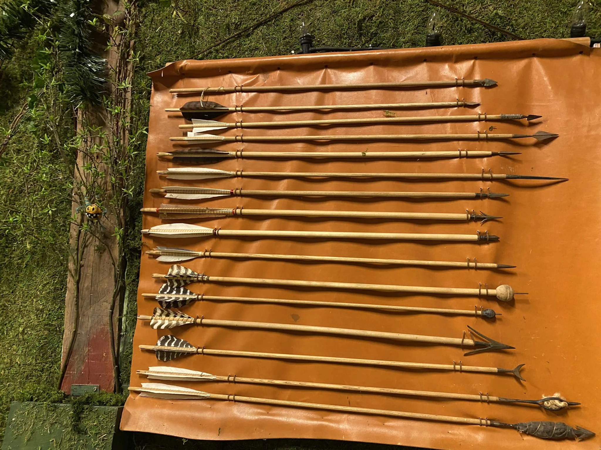 Display of arrows from various historical periods