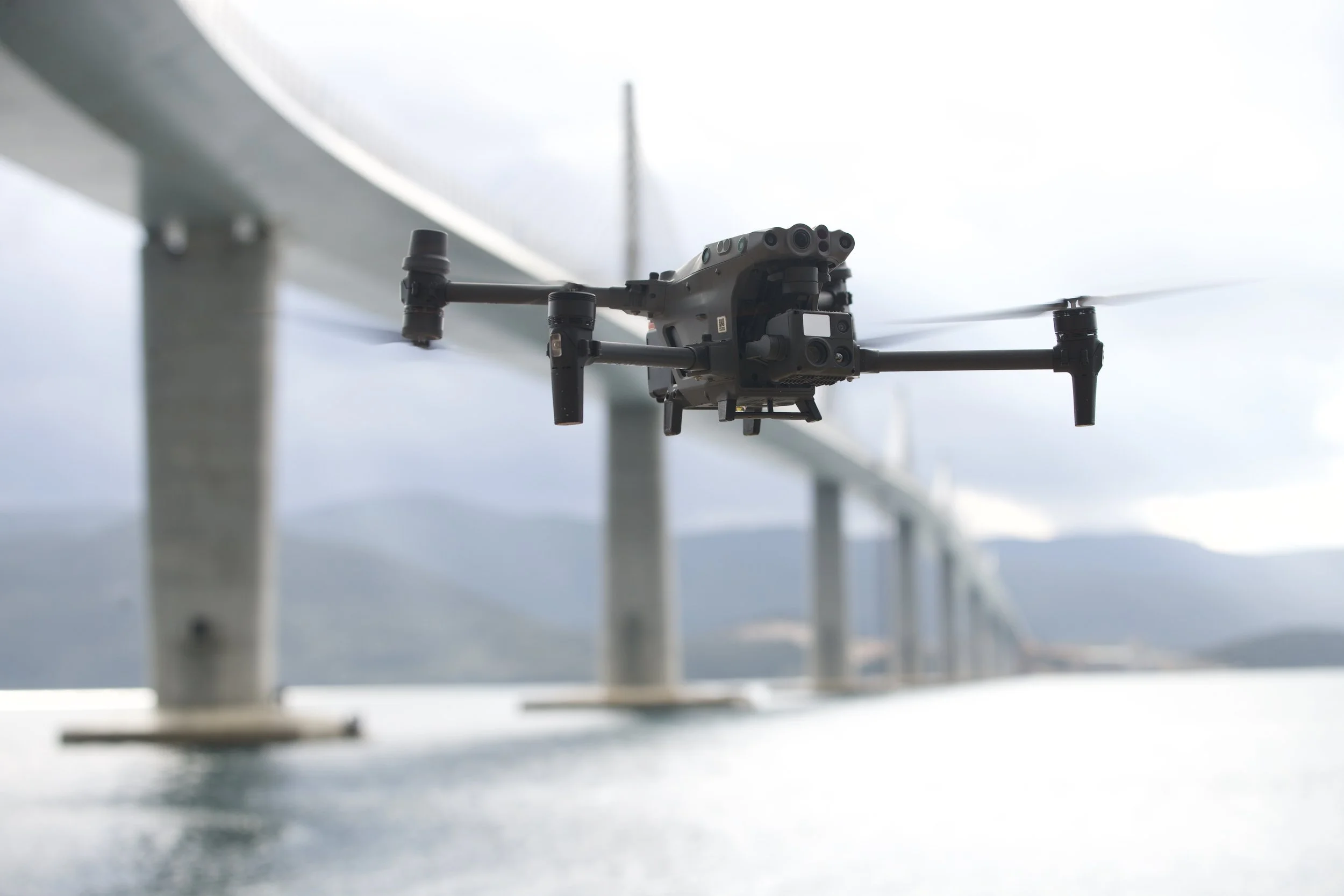 DJI M30 bridge inspection.jpg