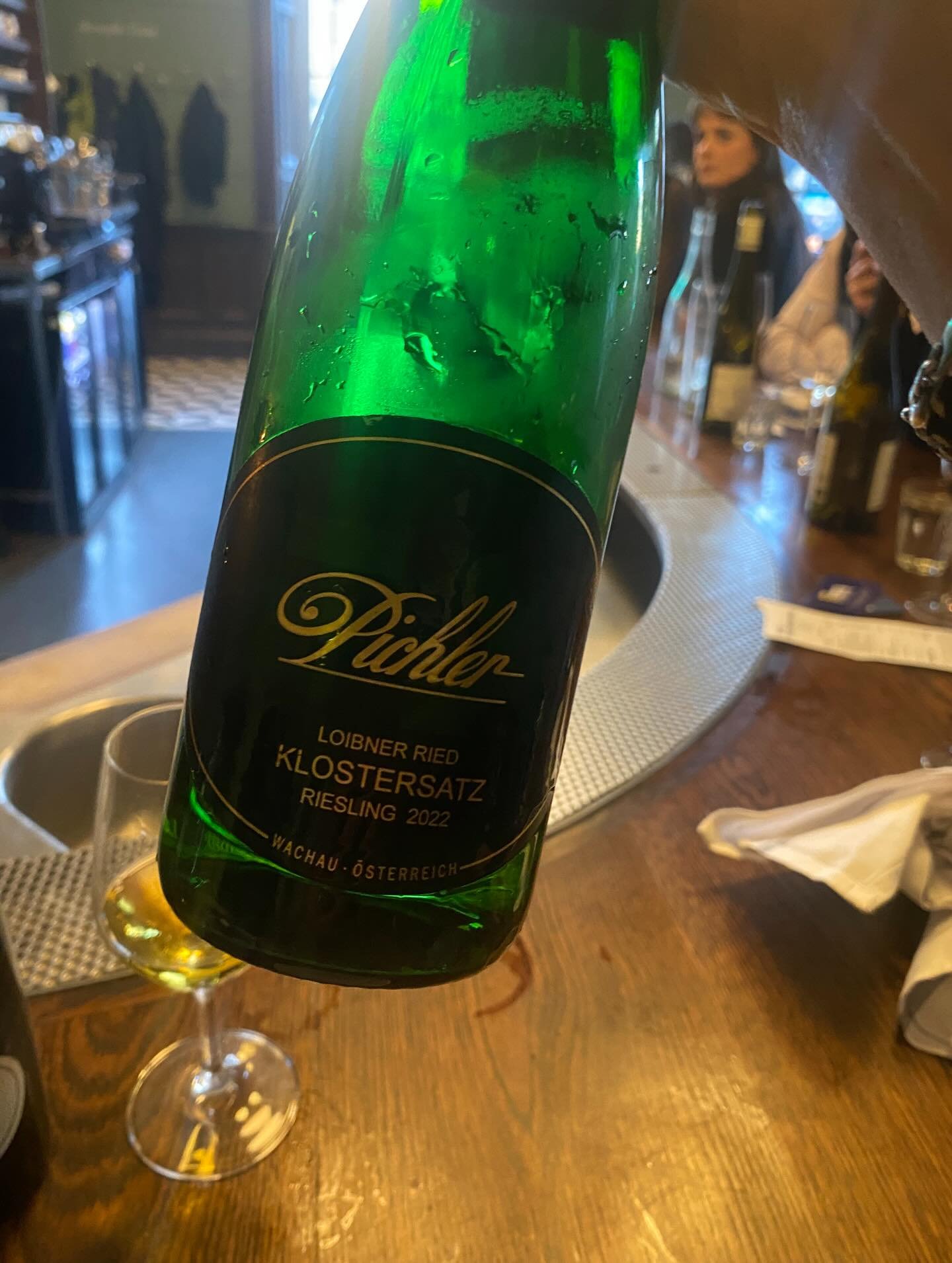 A whole evening of old favourites @the_palmerston last week accompanied by excellent seasonal dishes, Isle of Skye langoustines, Scottish asparagus, delicious brill and tart tatin which was perfect with the @mounthorrocks Cordon Cut.