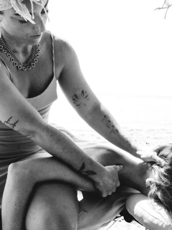 Give the gift that everyone truly needs&hellip; a moment to slow down &amp; relax.
Alchemy &amp; Co. massage vouchers are the perfect way to say &ldquo;you deserve this.&rdquo;
Whether it&rsquo;s for a loved one, or yourself, treat them to a little m