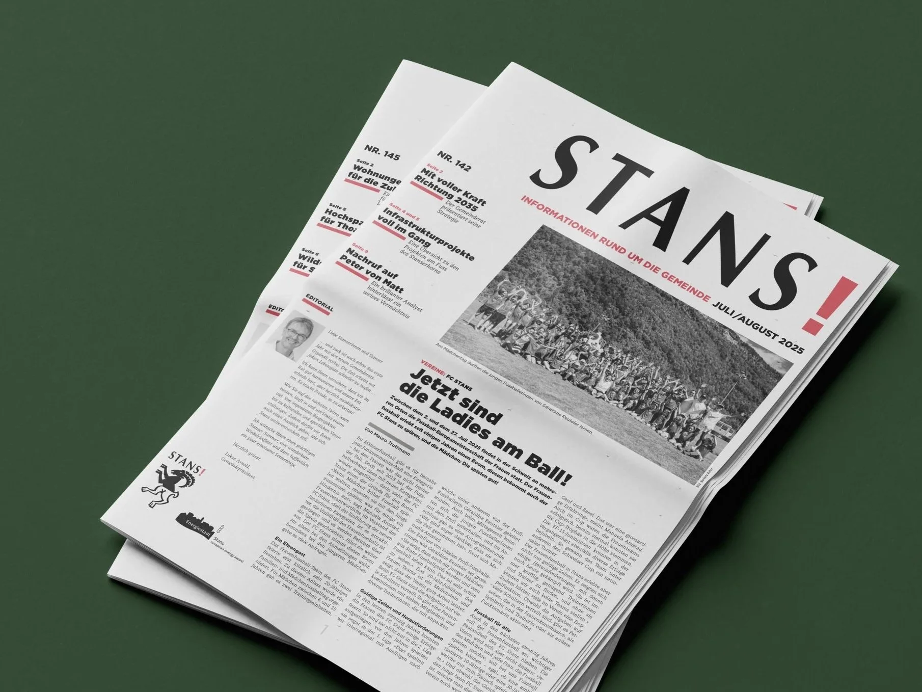 news+papier-mockup+2.jpg