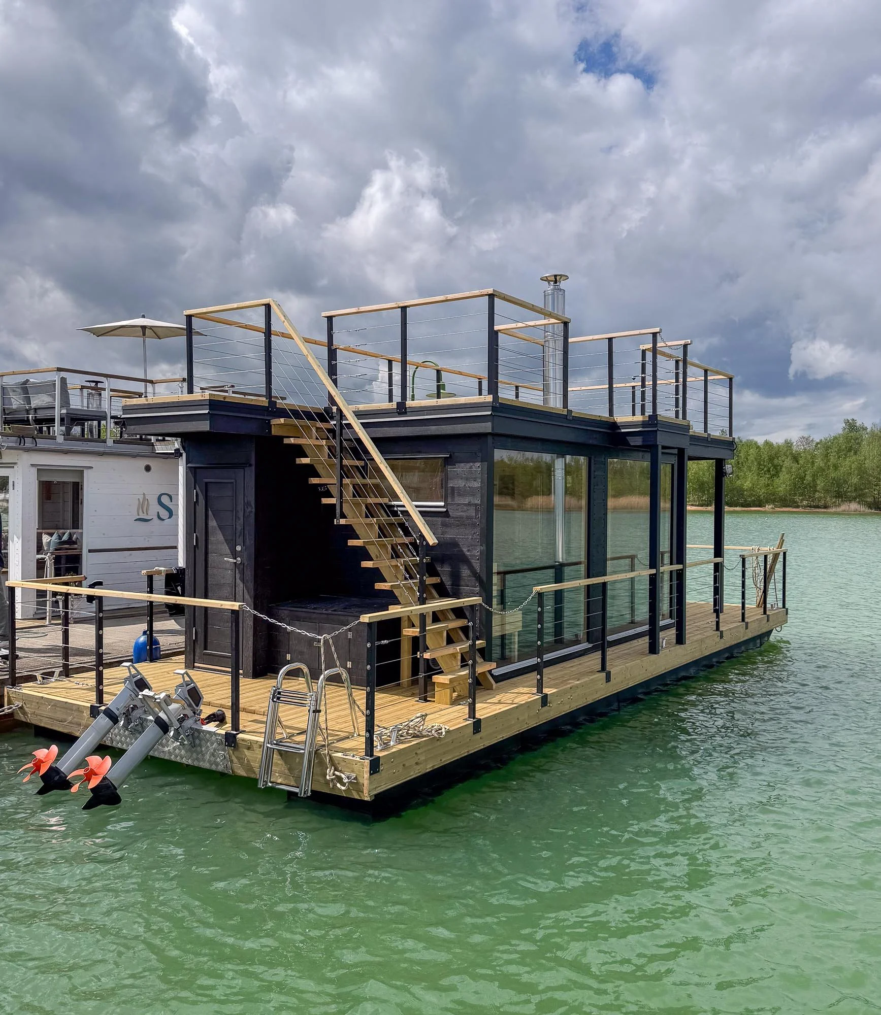 Floating sauna Frank XL.jpg