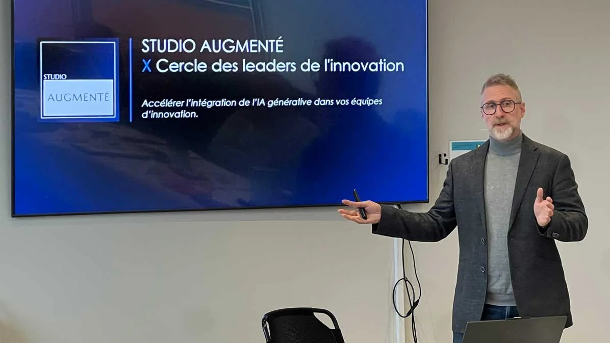 Jonathan Hardy en présentation devant les membres du Cercle des leaders de l'innovation