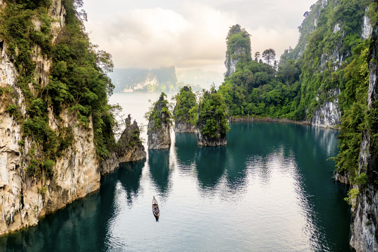 How to See Thailand’s Wonders Without Feeling Like a Tourist  ||  AFAR