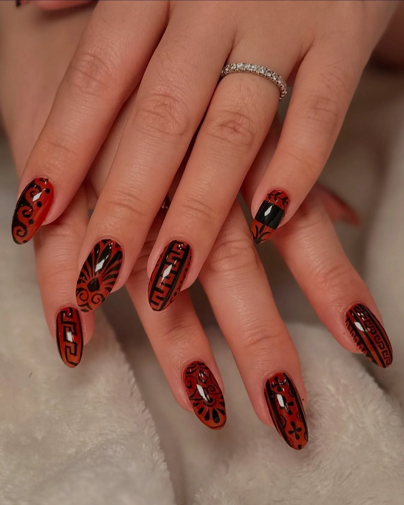 🏺🏺🏺🏺🏺

Grace is going to Greece for her honeymoon!! So we did a quick art history lesson, and did black-figure Grecian pottery nails, shout out to Ms. Wilkinson I still remember when you taught me about these vases originally 🥺

// #gelnails #s