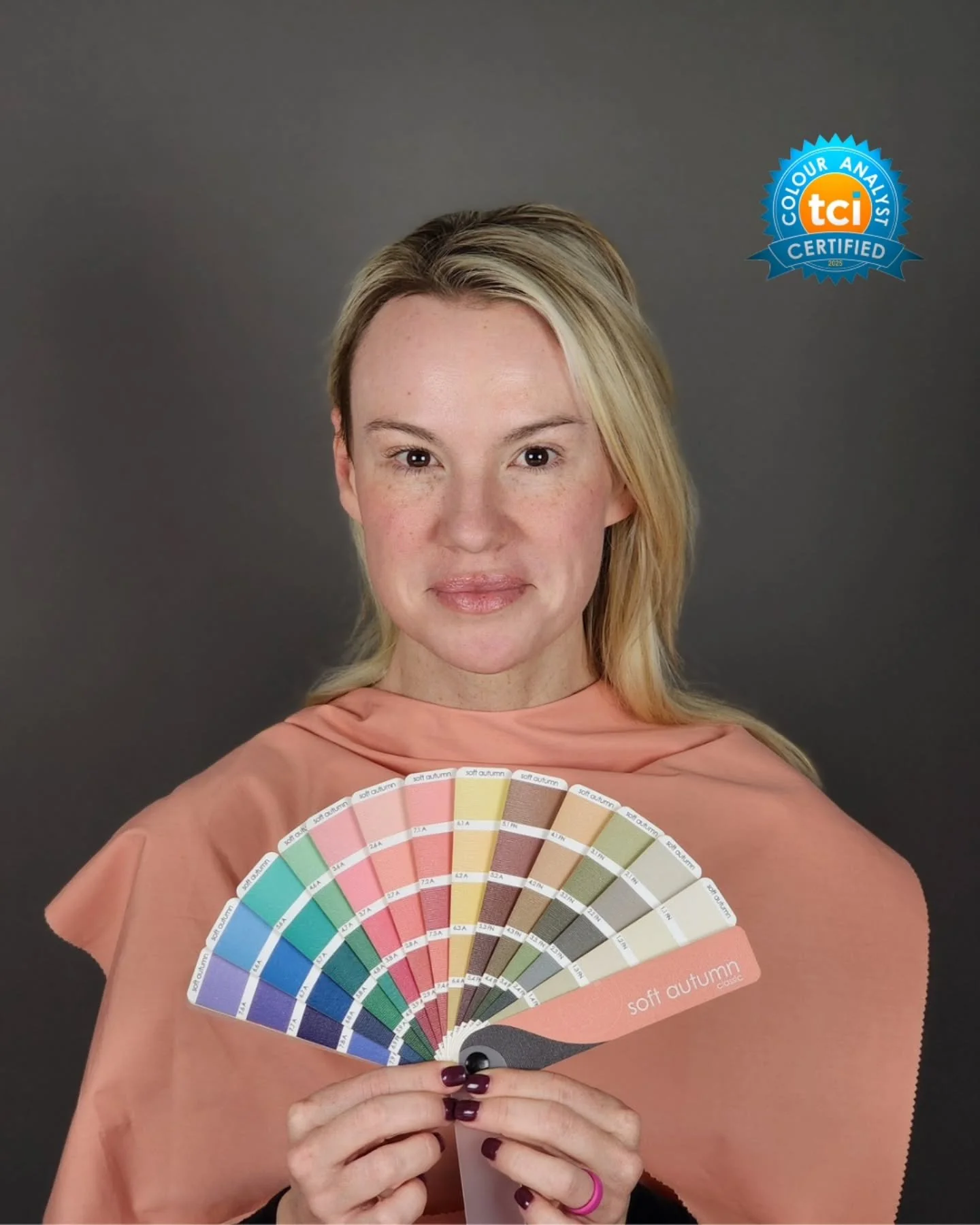 Such a dreamy palette for this beautiful client. 
✨️We discovered that Warm Neutral colors with medium value and very low chroma are what create this gorgeous effortless harmony ❤️