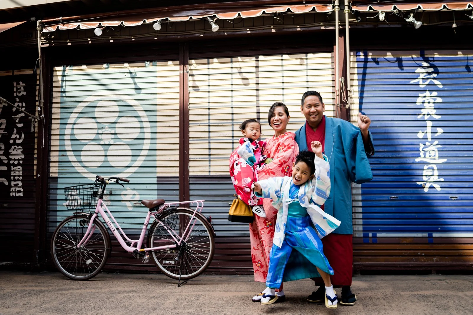Tokyo Family and Lifestyle Photographer: Sumida Park and Traditional Streets of Asakusa