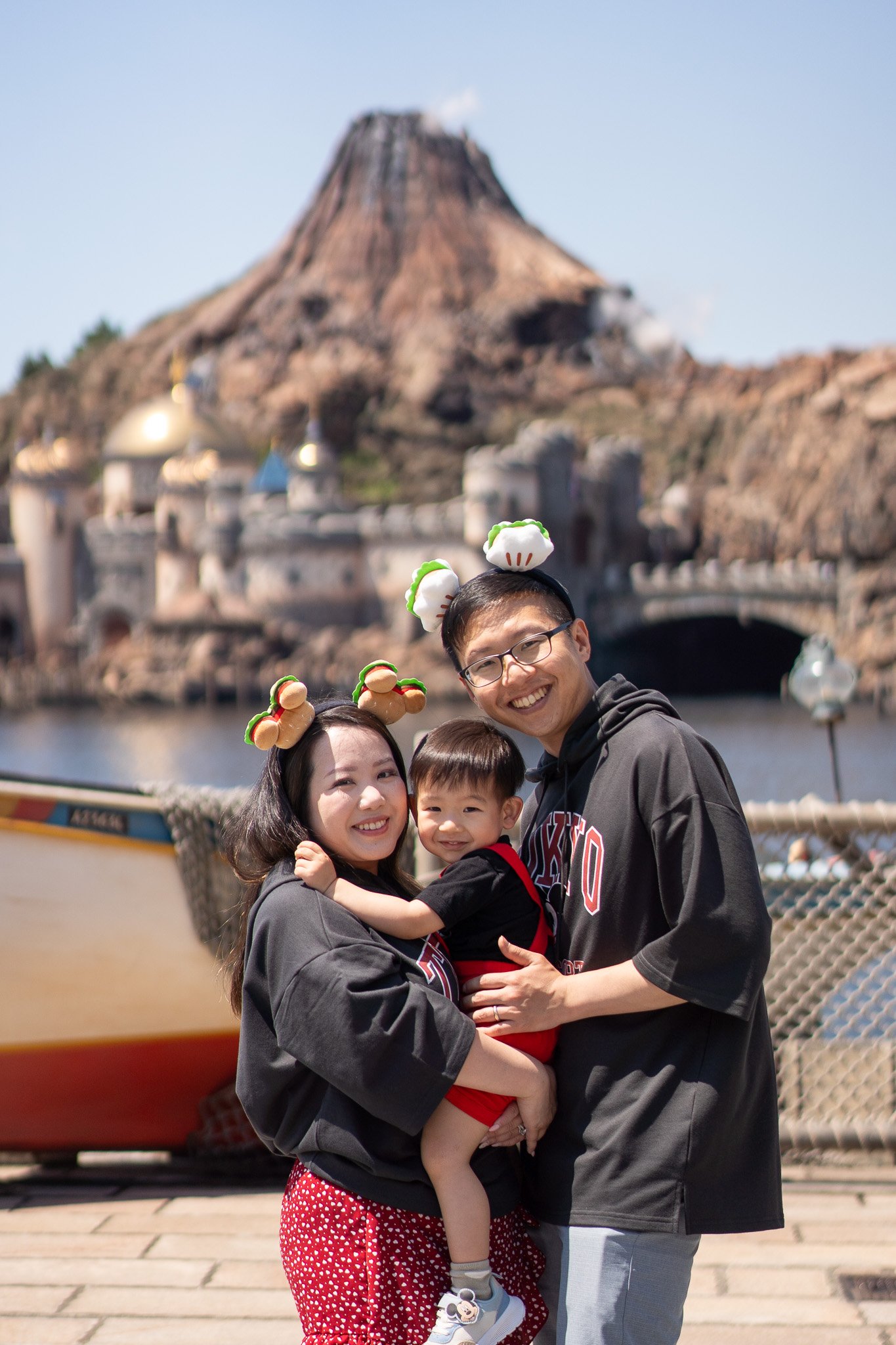 Tokyo Disney Family Photographer: Happy Family Memories at Disney Sea
