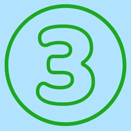 Grüne Nummer 3 in einem Kreis auf blauem Hintergrund.