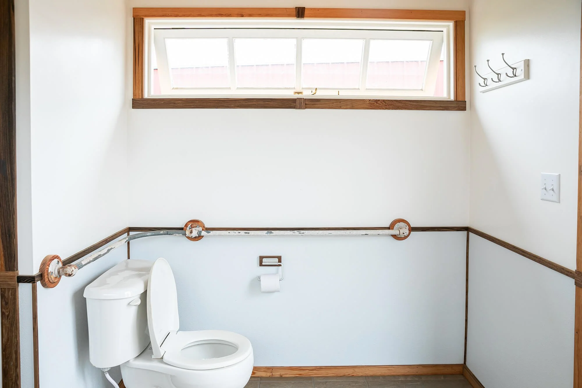 22 IGI Bathroom (3).jpg