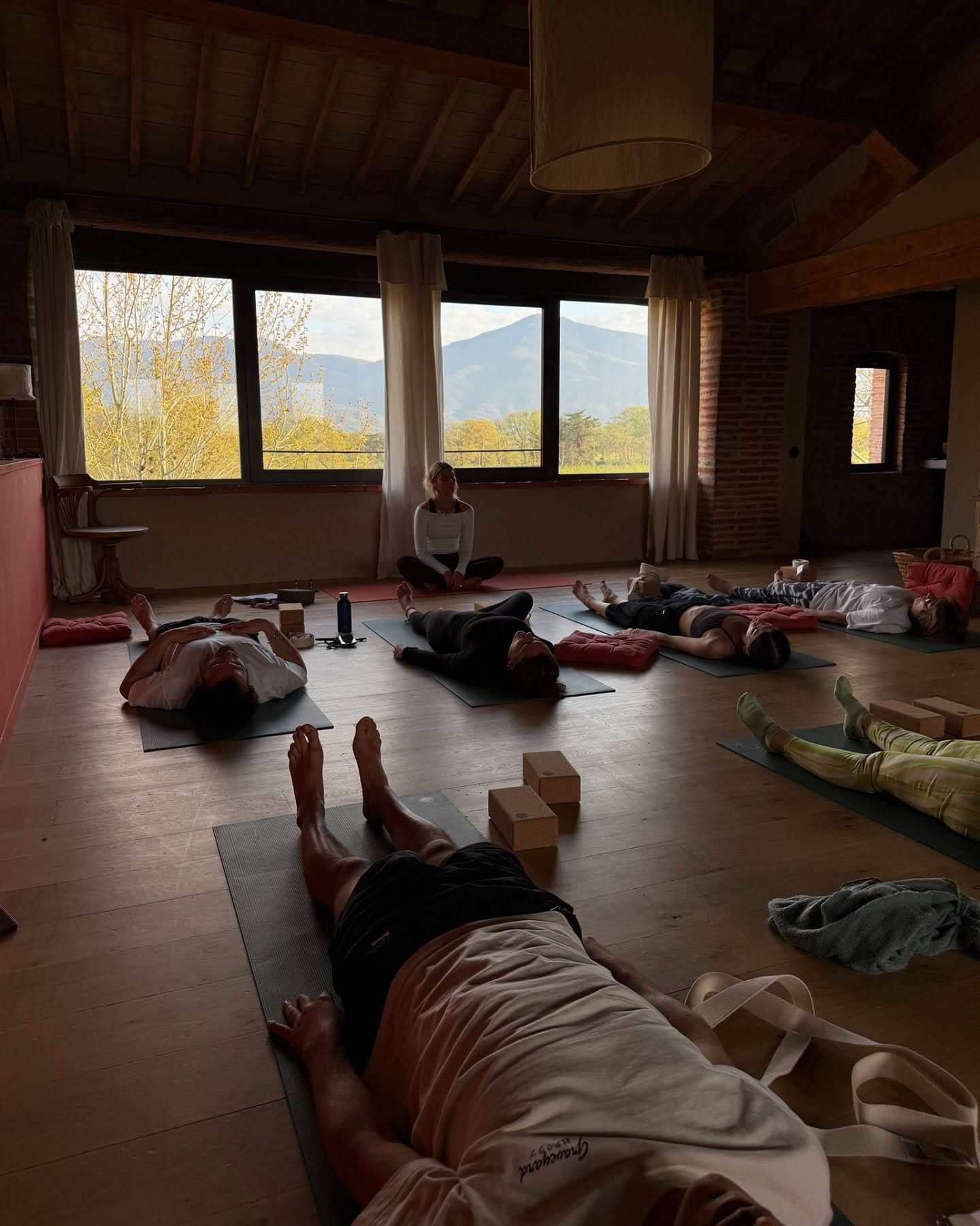 Les atelier Milou c&rsquo;est deux cours de Yoga Vinyasa par jour encadr&eacute;s par Paola 🧘🏼&zwj;♀️