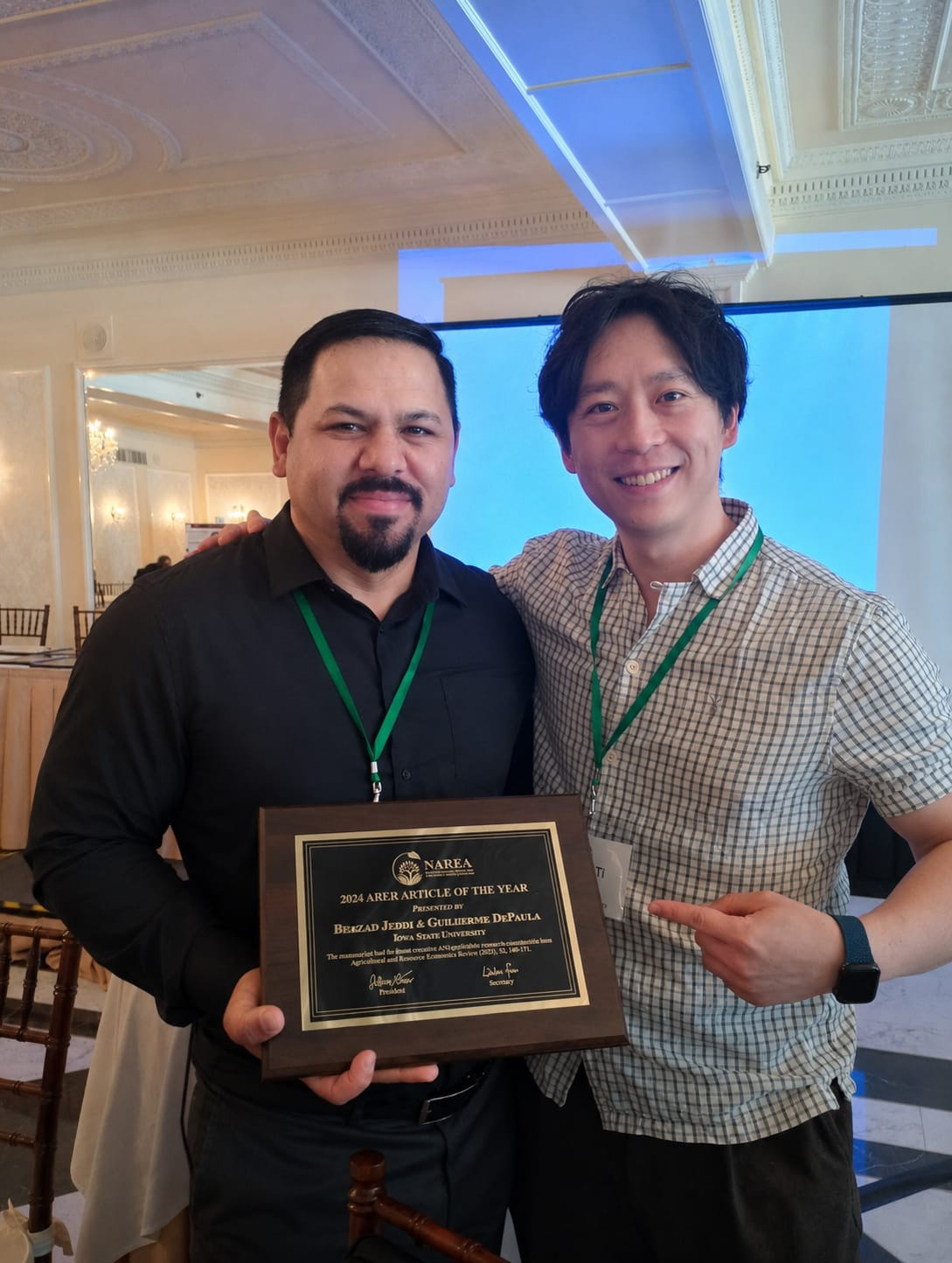 IPEK Center Board Member Receives Article of the Year Award