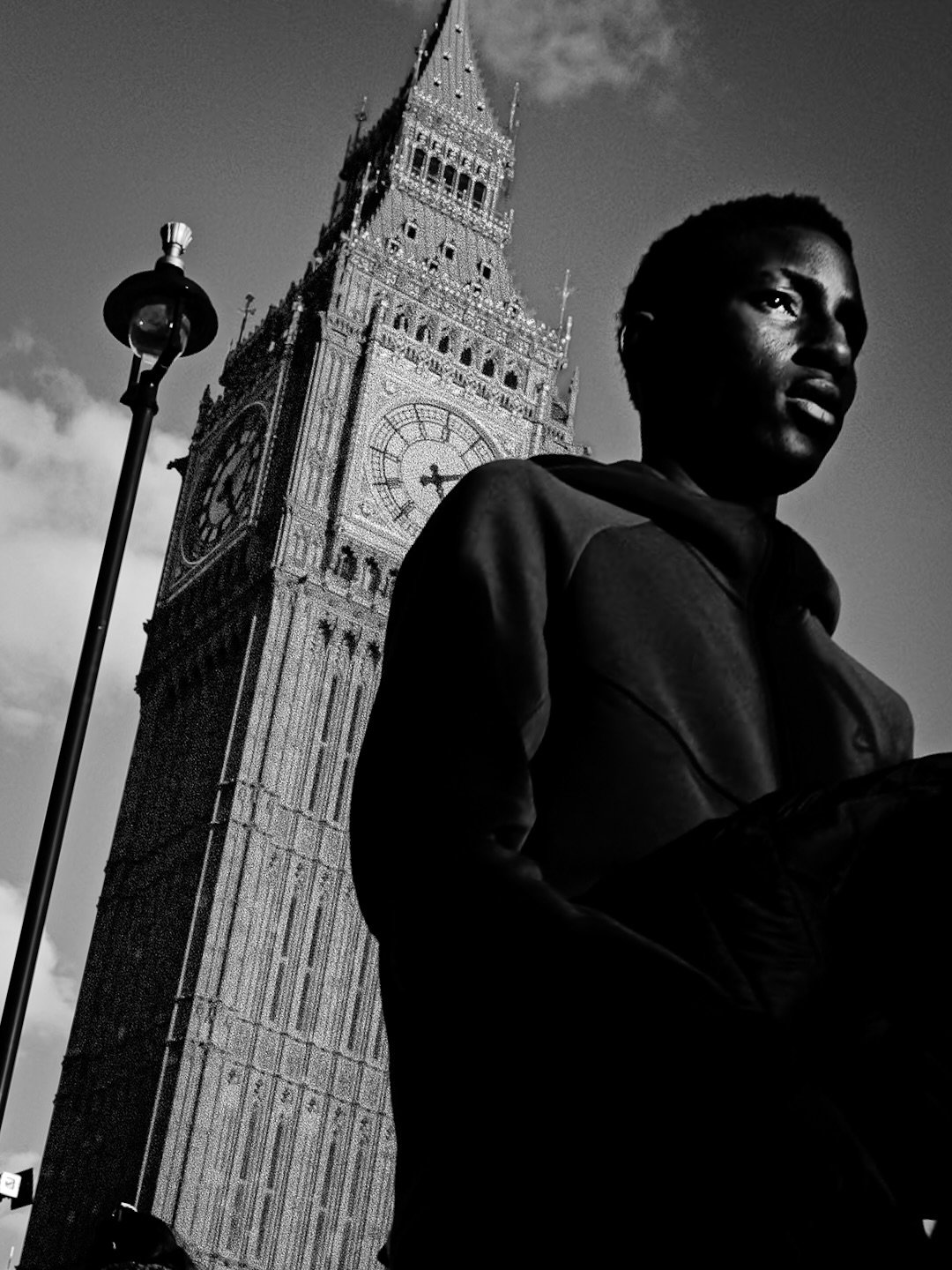 Five o&rsquo;clock shadow_
.
.
.
@leicauk #leicaq3 #london #bigben #streetphotography