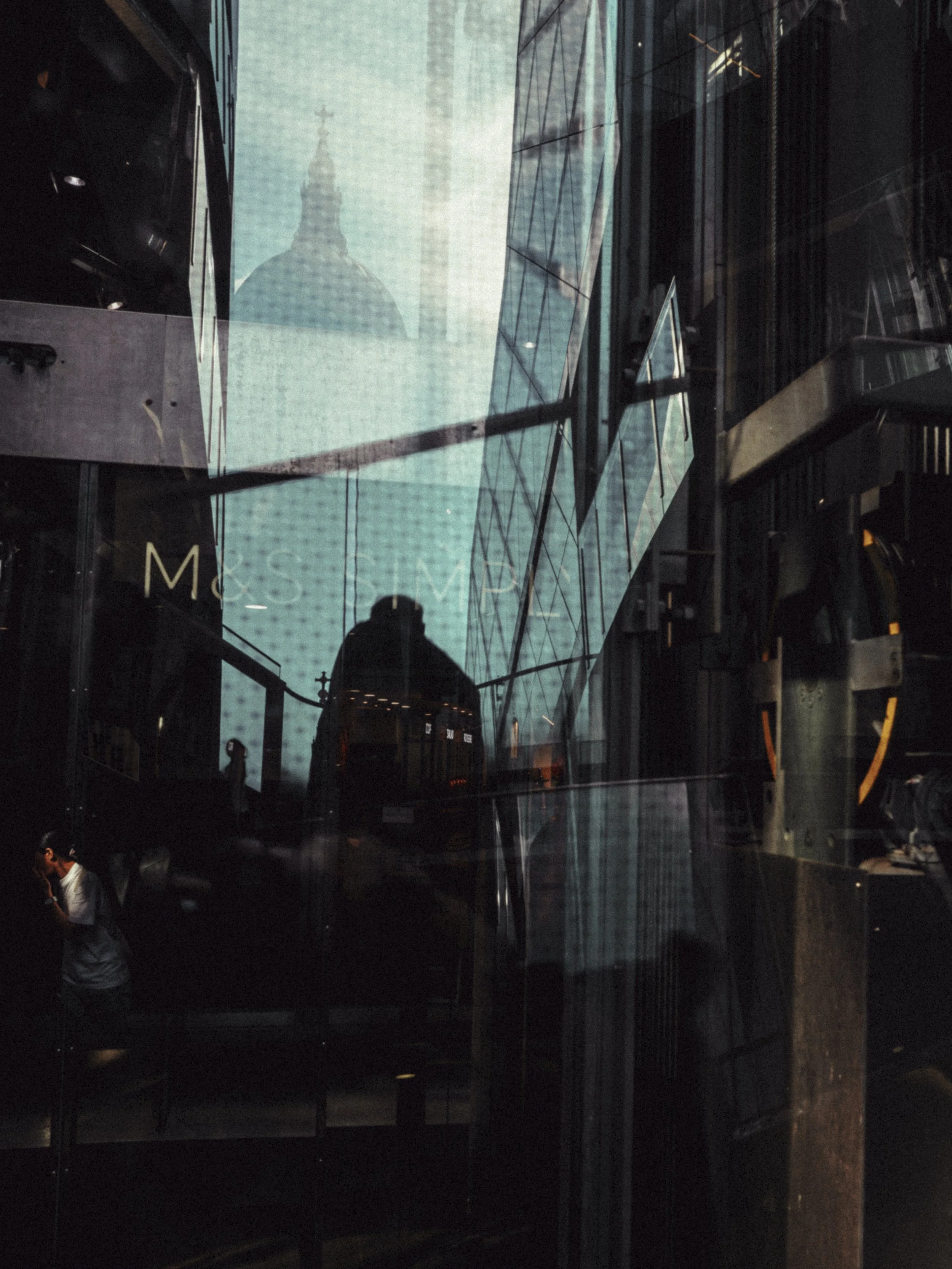  Surfaces Pretending to Hold Shape  | London (2025)