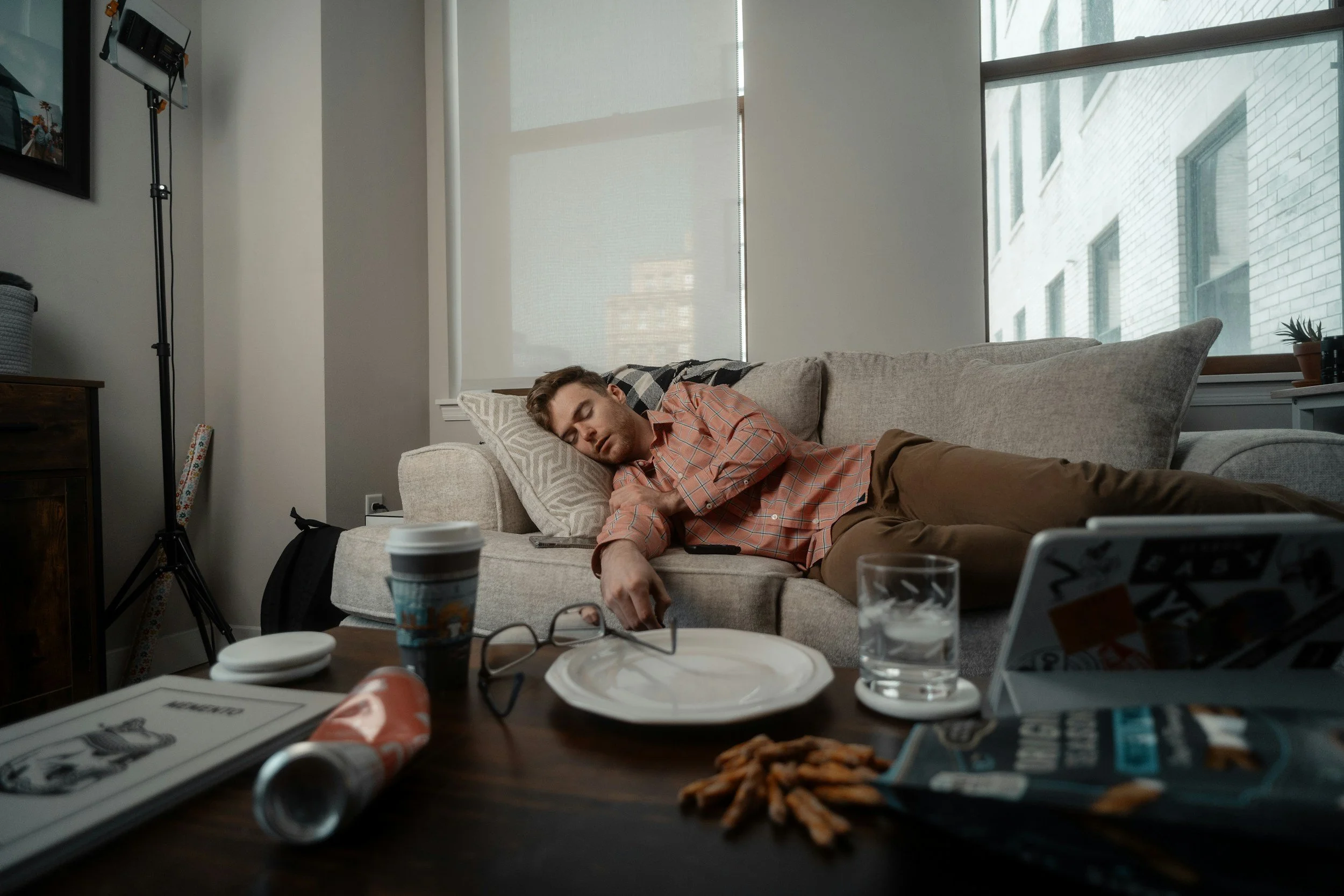 Why You Get Sleepy After Big Meals — The Science Behind Food Comas