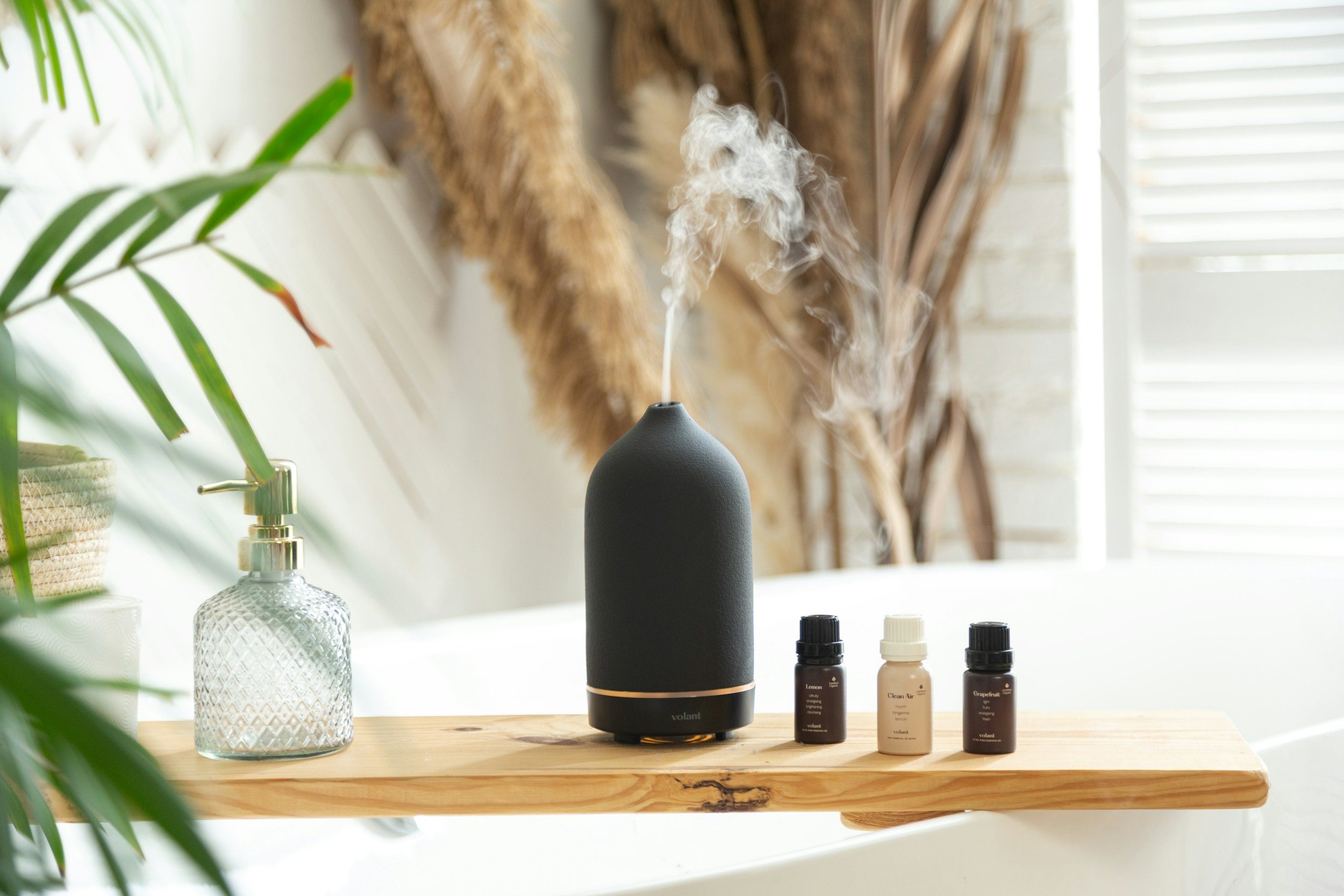 Lavender, Bergamot, or Valerian? The Best Sleep Aromatherapy Tools Ranked