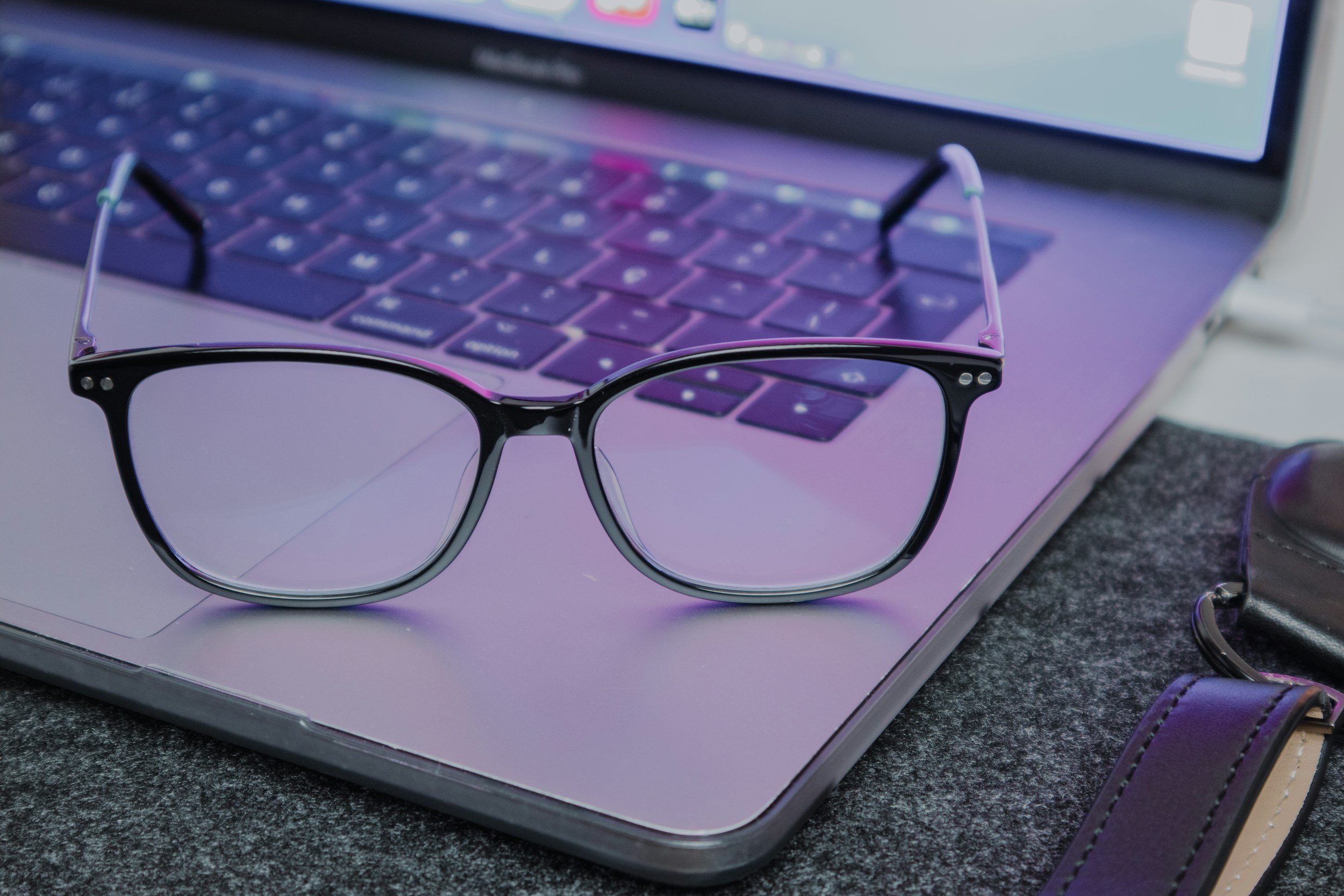 Best Blue Light Blocking Glasses in 2026: 7 Picks That Cut Glare and Protect Your Sleep