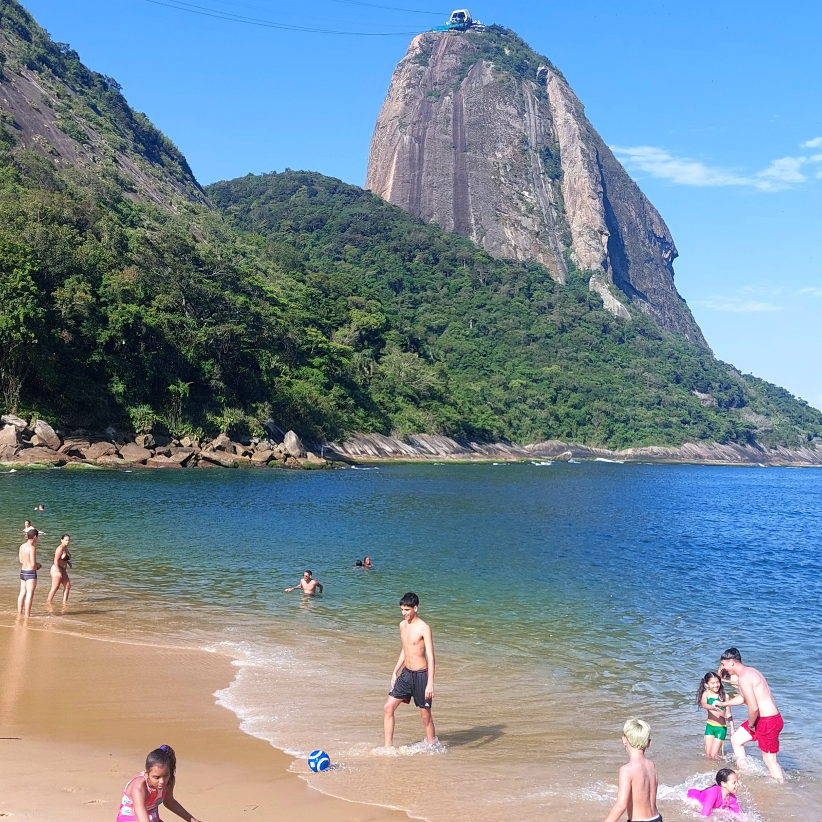 Rio beach culture kids.png