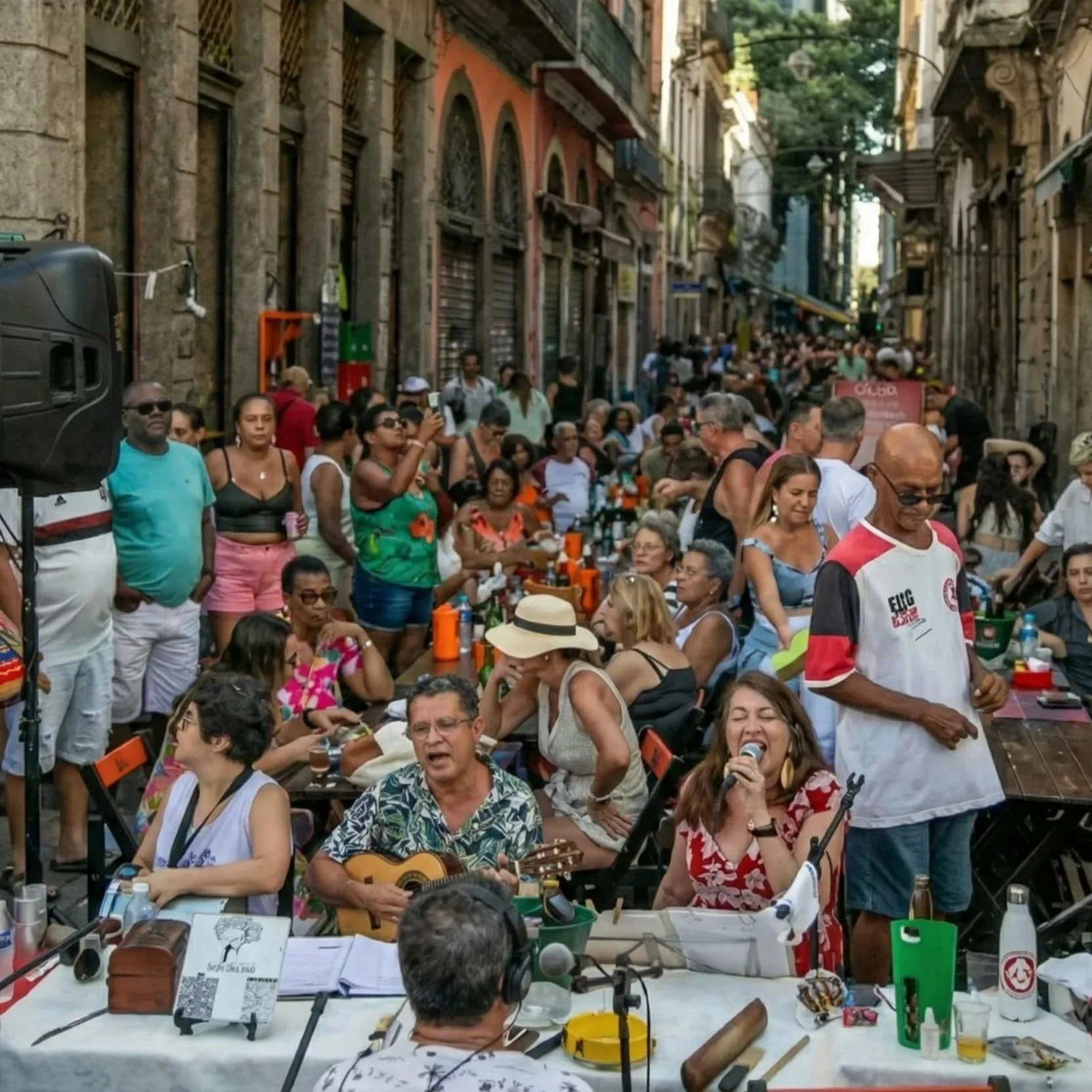 rio-de-janeiro-samba-rua-do-mercado.jpg