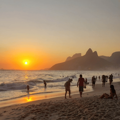 Arpoador at sunset.png