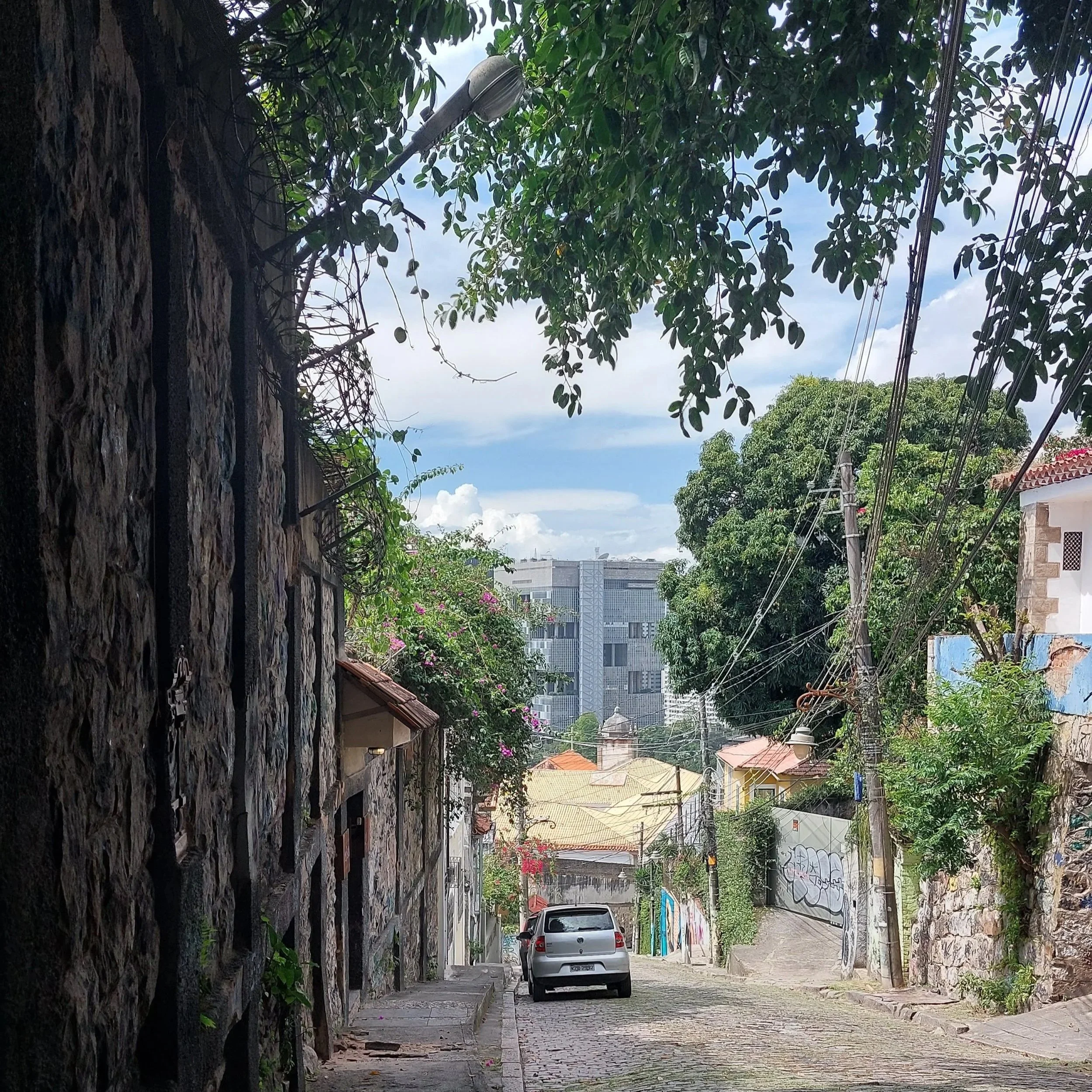 Santa+Teresa+cobblestone+streets.jpg