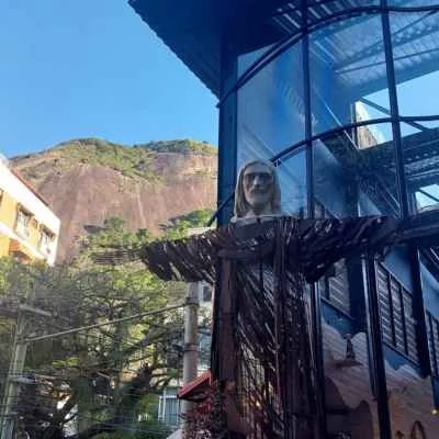 Corcovado train station.jpg