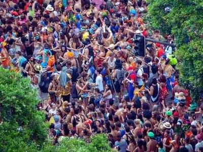 Rio de Janeiro streets during carnival.jpg