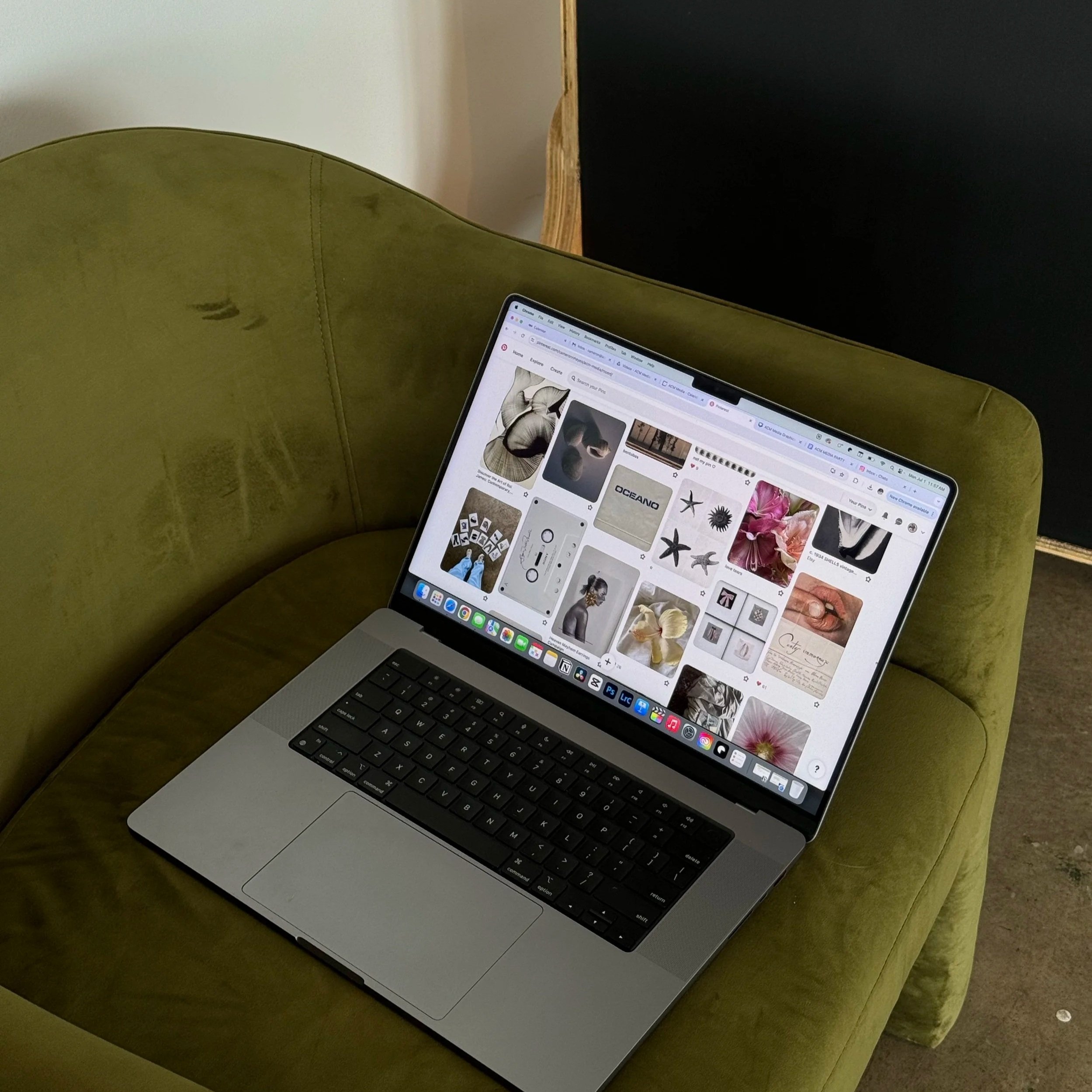 What to Expect When Working With a Brand Identity Designer