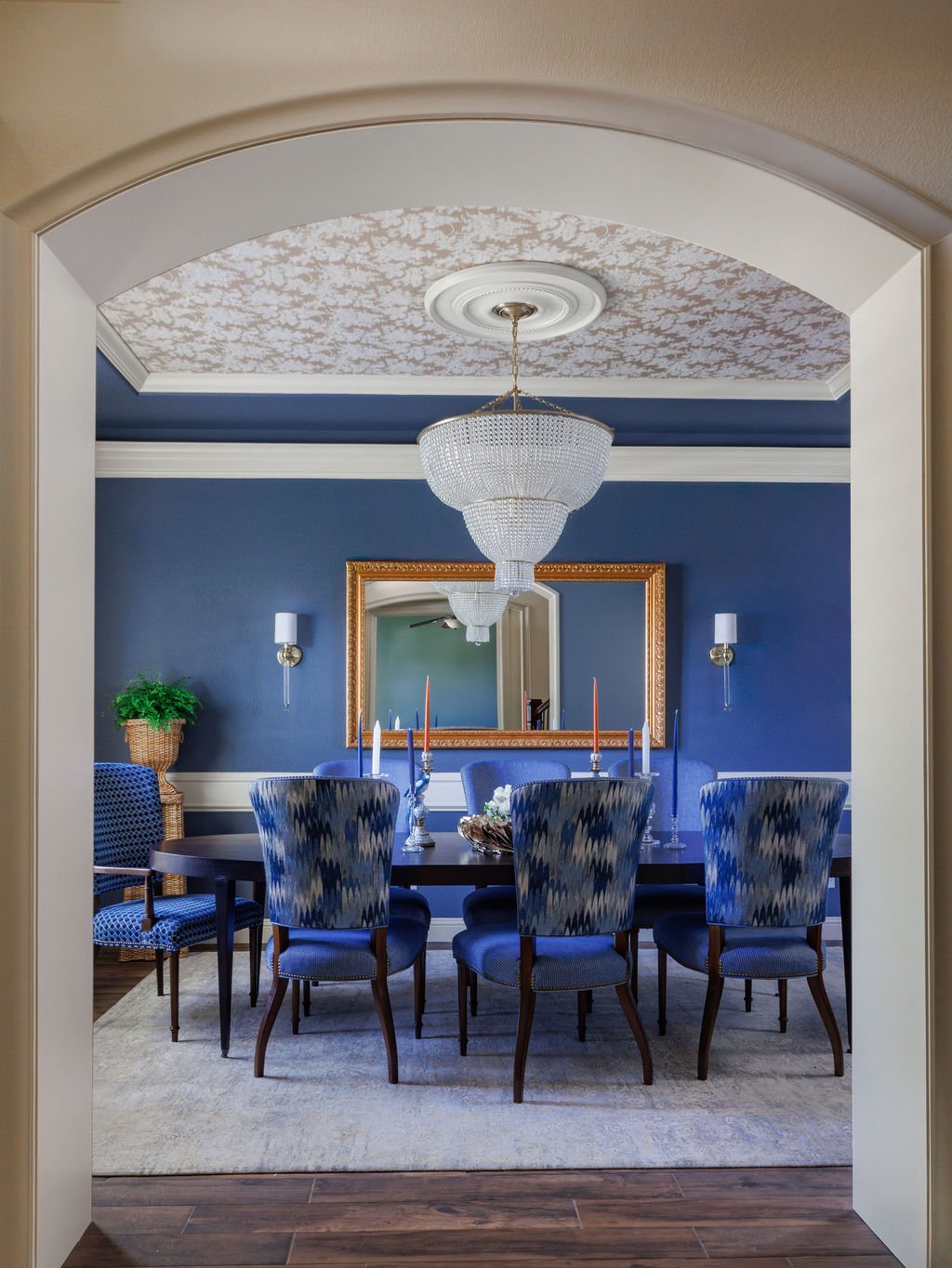Olmstead Park Venza Saphire Dining Walking In.jpg