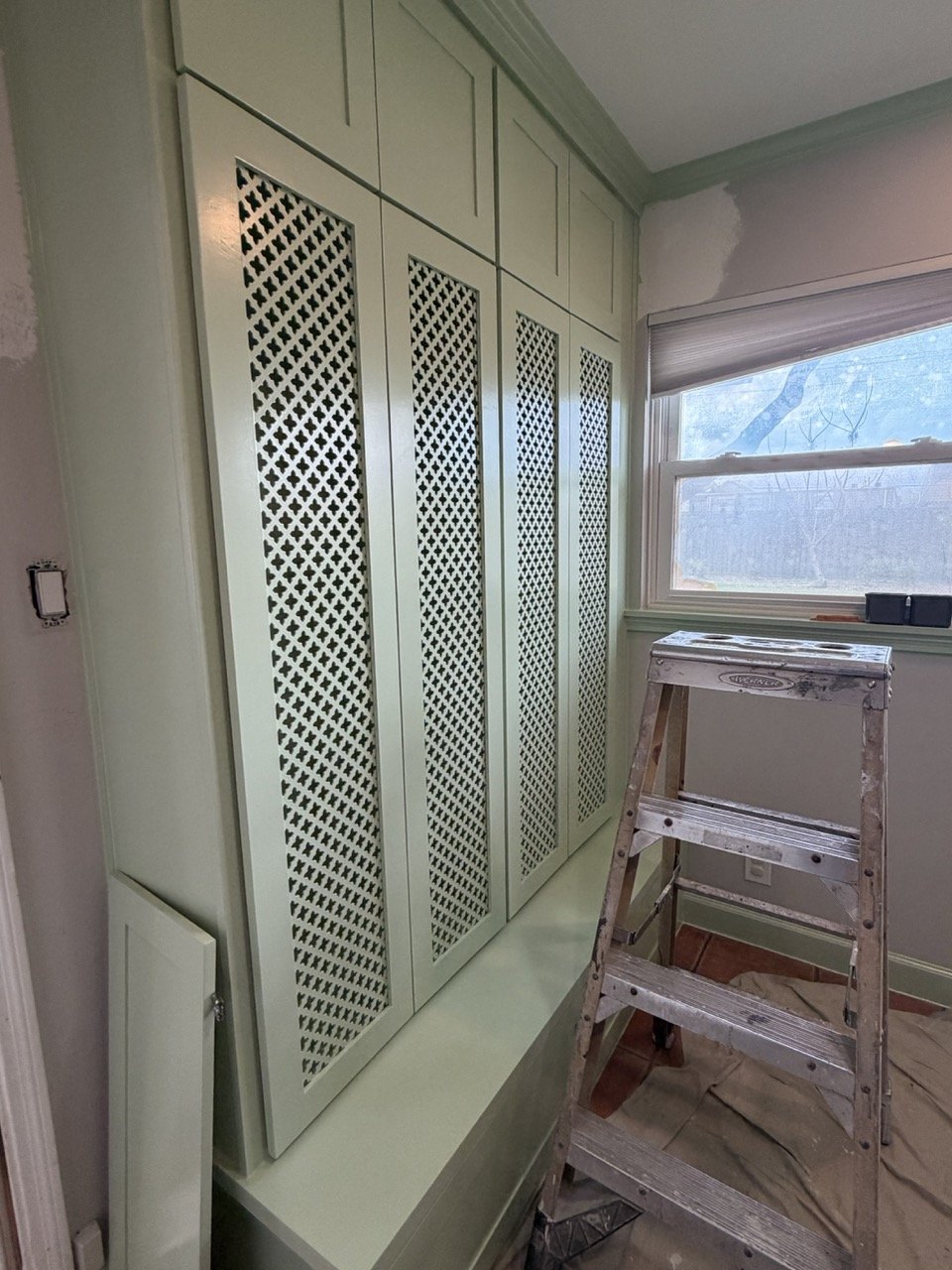 Meadow Lake Mudroom Before Storage 3.jpeg