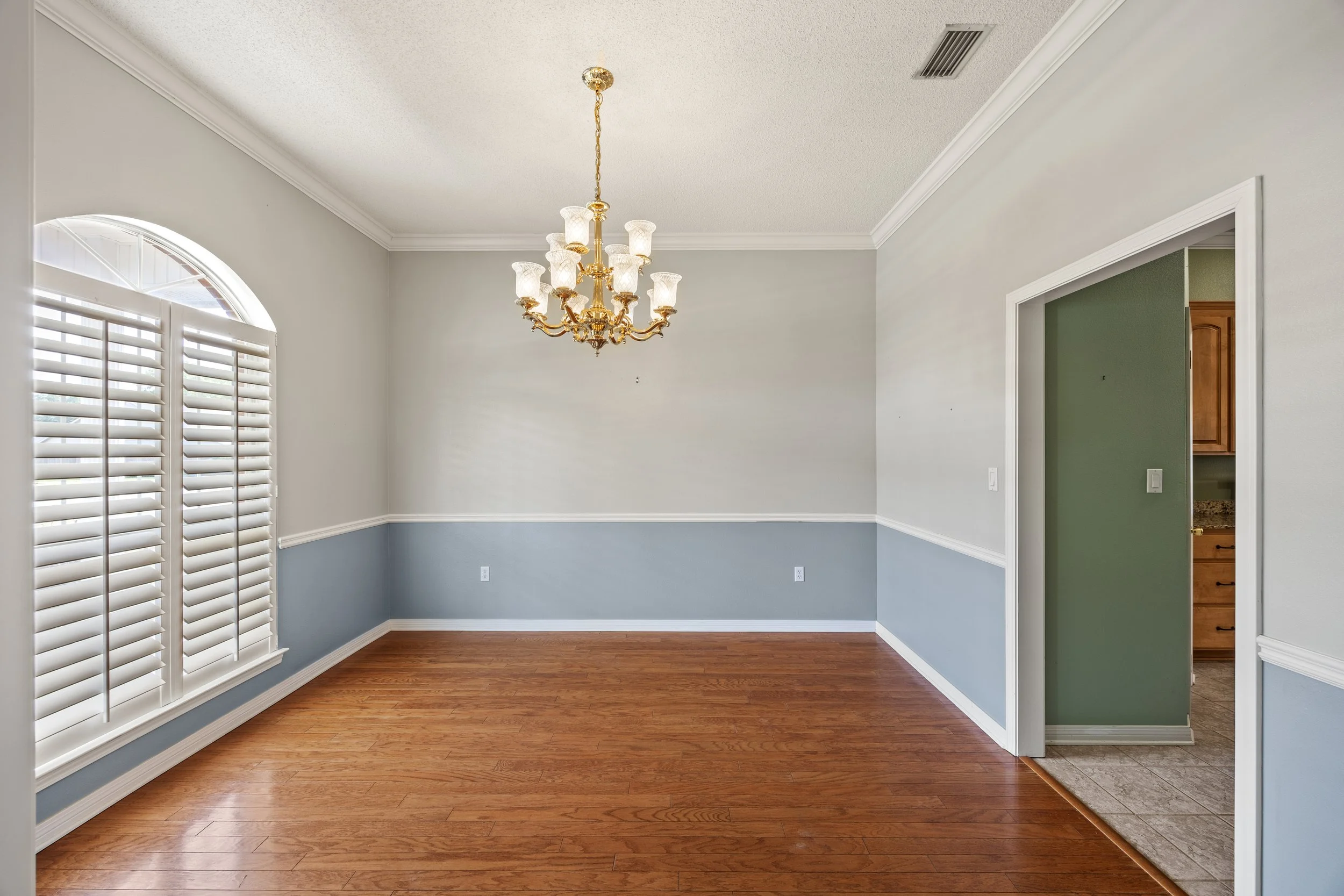 3656 Sawmill Circle48.jpg