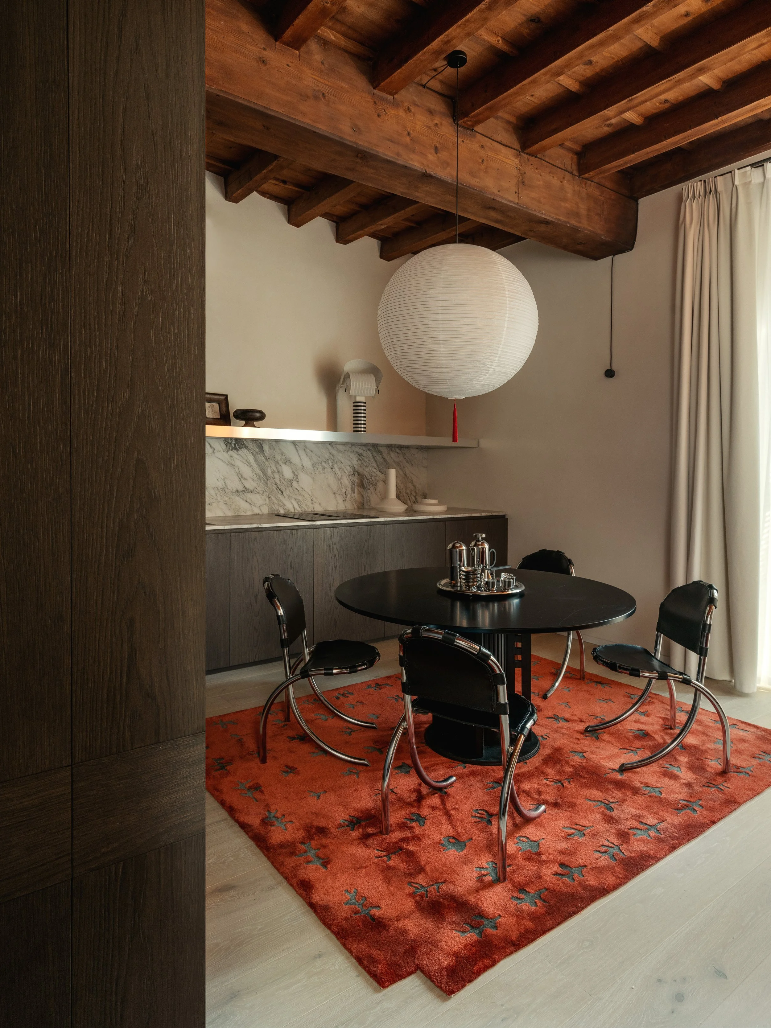 NI-T Darsena Dining Area