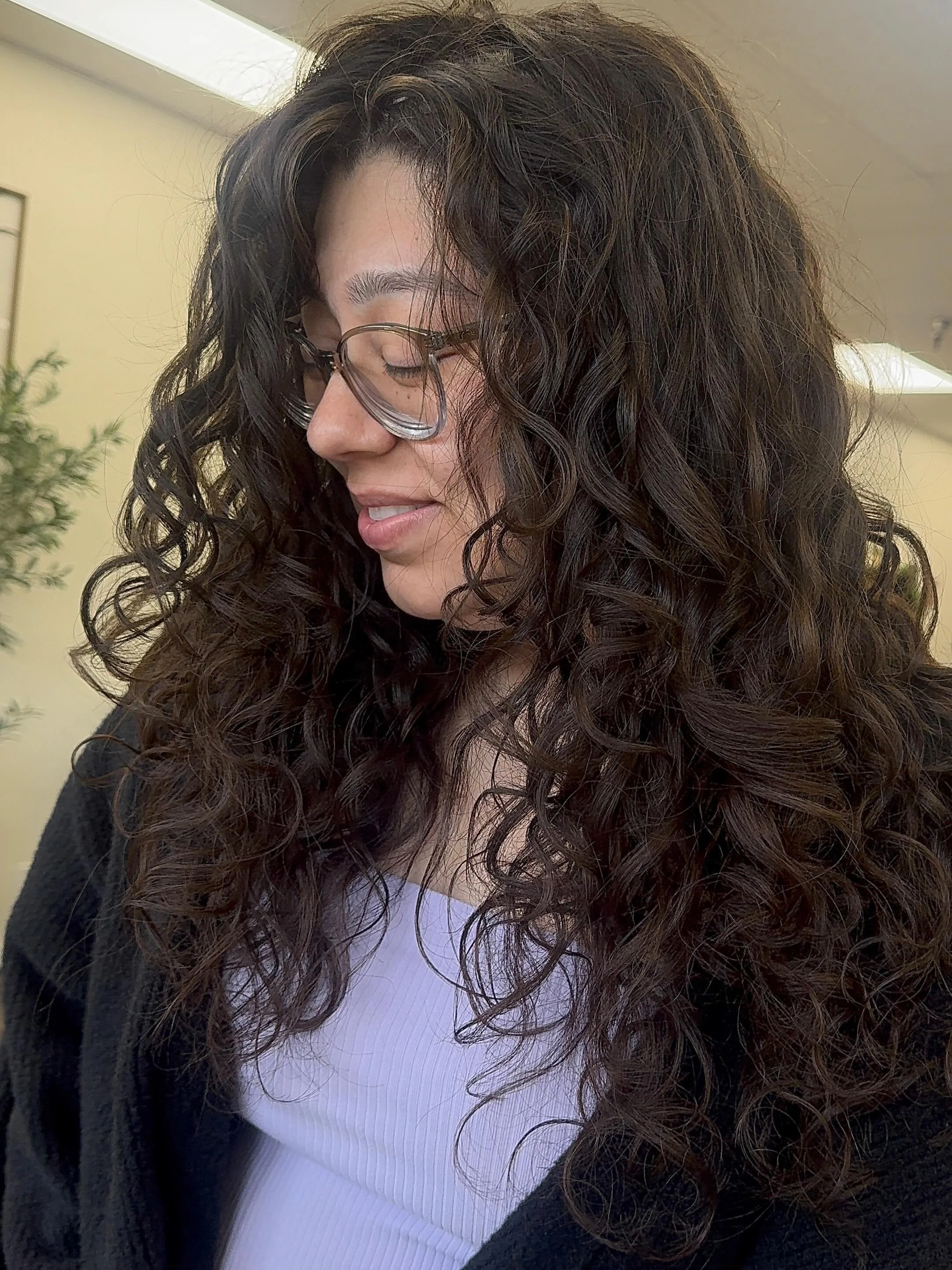 When my client is happy IM happy 😊 

Transformation as follows:

🗓️ Signature Curl Cut booked 

🌸Consultation, she wanted more volume, to remove dead-ends, and to get some life back into her hair, so we knew when needed to remove some length and w