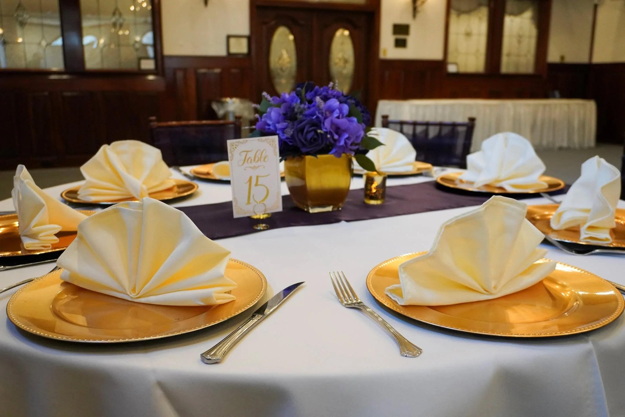 Another beautiful event hosted at Glendalough Manor! From the decor to the dining, every detail was filled with love and perfection. 💐💛 #GlendaloughManor #tyronega #eventvenue #weddingvenue