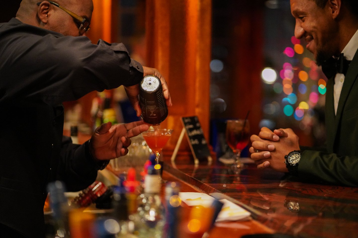 Handcrafted cocktails, perfectly poured, exclusively at Glendalough Manor 🍸✨
Elevate your evening. #GlendaloughManor #CocktailHour #WeddingVenue