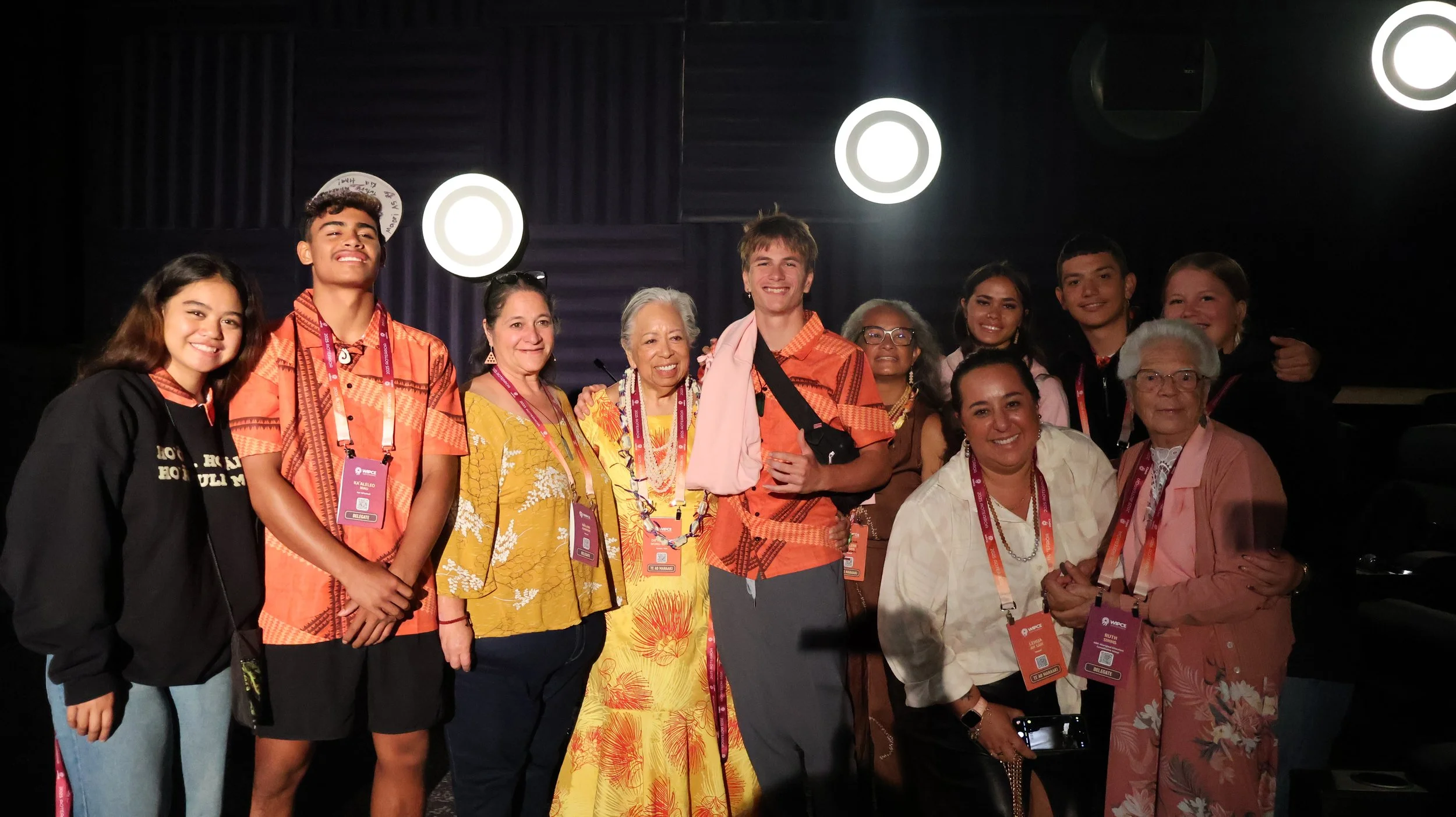 Hui Hoʻāuhuli with Dr. Noenoe Wong-Wilson (our biggest supporter), Lehua AhSam, Mahina Paishon, and ʻanakē Katie Price of the Coolangata Aboriginal Peoples.