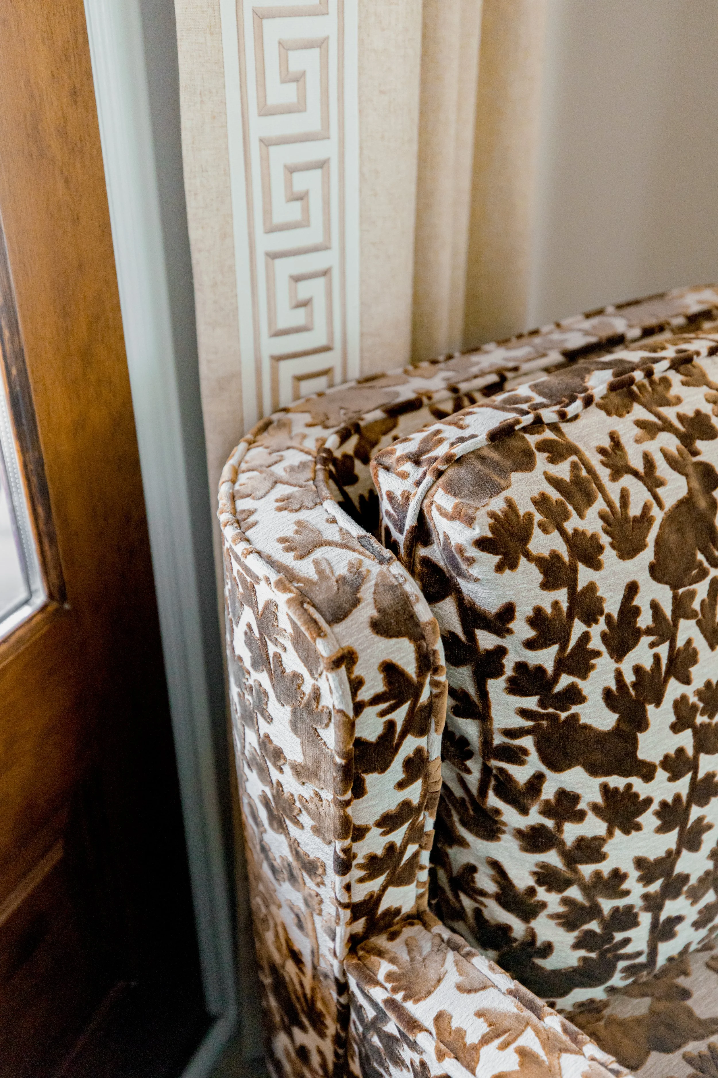 Close‑up detail shots from the Norwood project showcase the bespoke finishes, bespoke hardware, custom millwork, and layered textures that define this home by Cossart Design. From tailored wall treatments and architectural trim to curated décor eleme