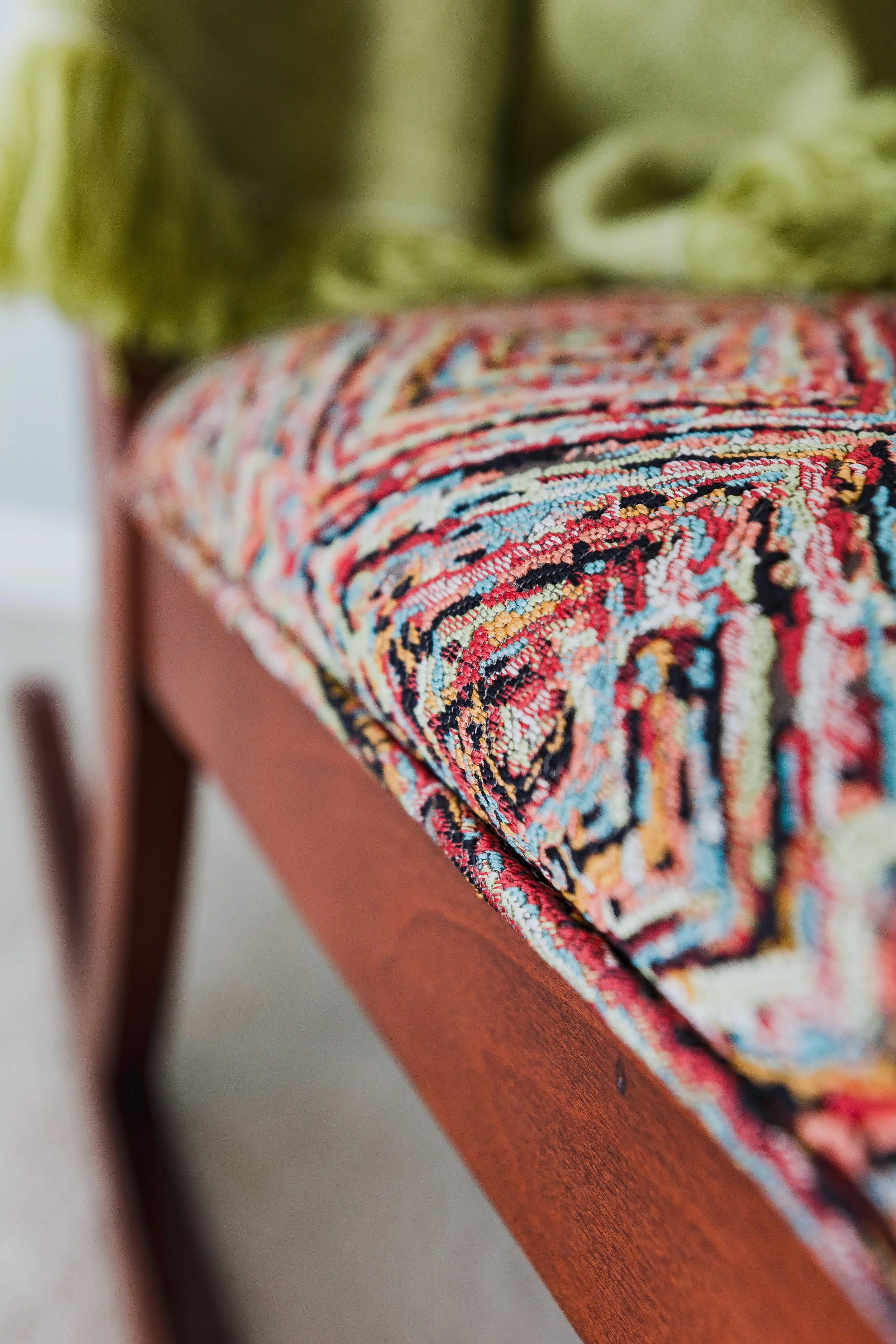 A versatile flex room by Cossart Design, featuring a day bed, layered textures, and custom accents. This space balances functionality and style, ideal for guests, lounging, or additional family activities while maintaining a cohesive Southern aesthet