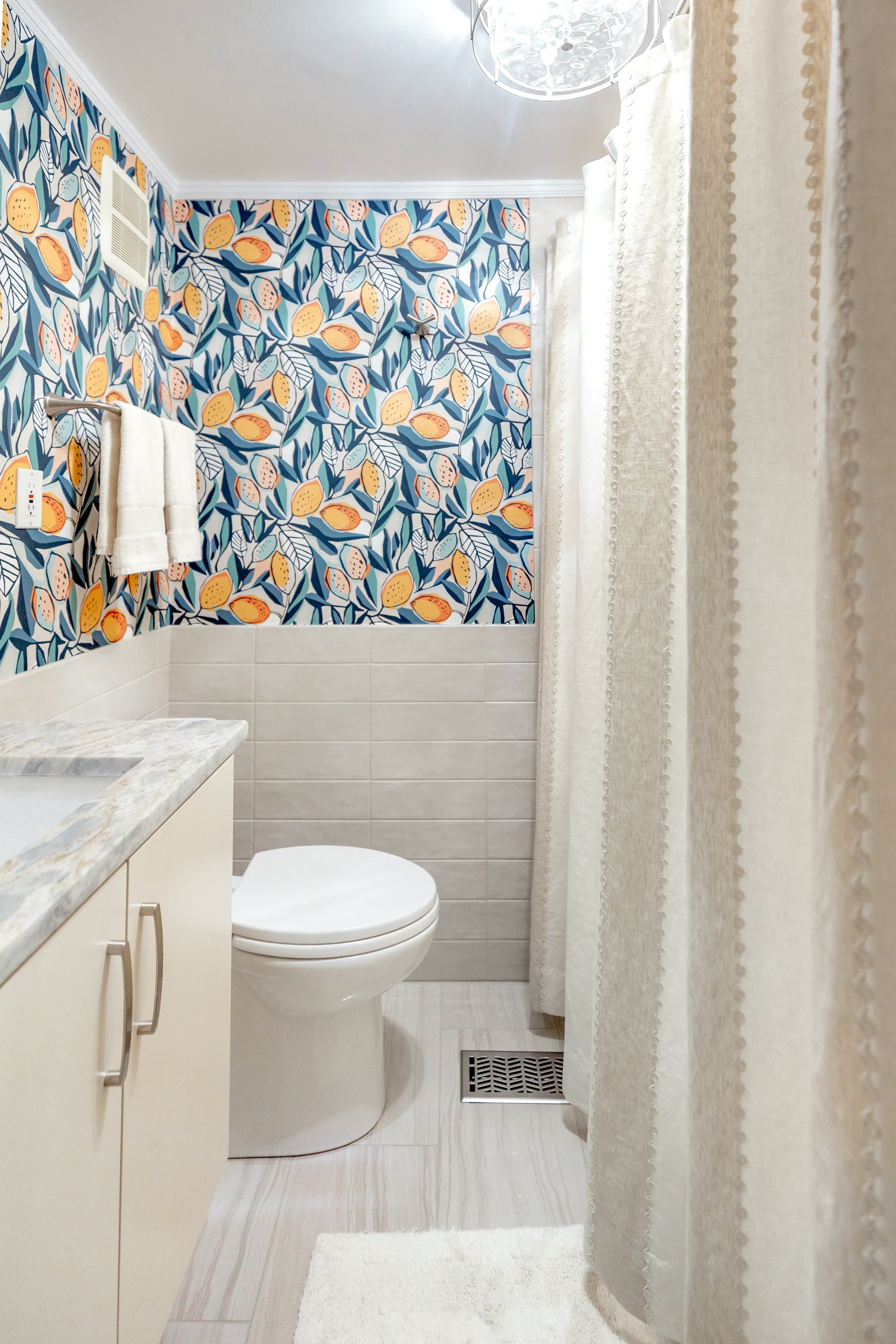 A detail of the renovated bathroom that highlights refined finishes and elevated materials, creating a space that feels fresh, modern, and timeless at once — designed to balance beauty and daily use.
#BathroomDetails #InteriorDesign #LuxuryInteriors 