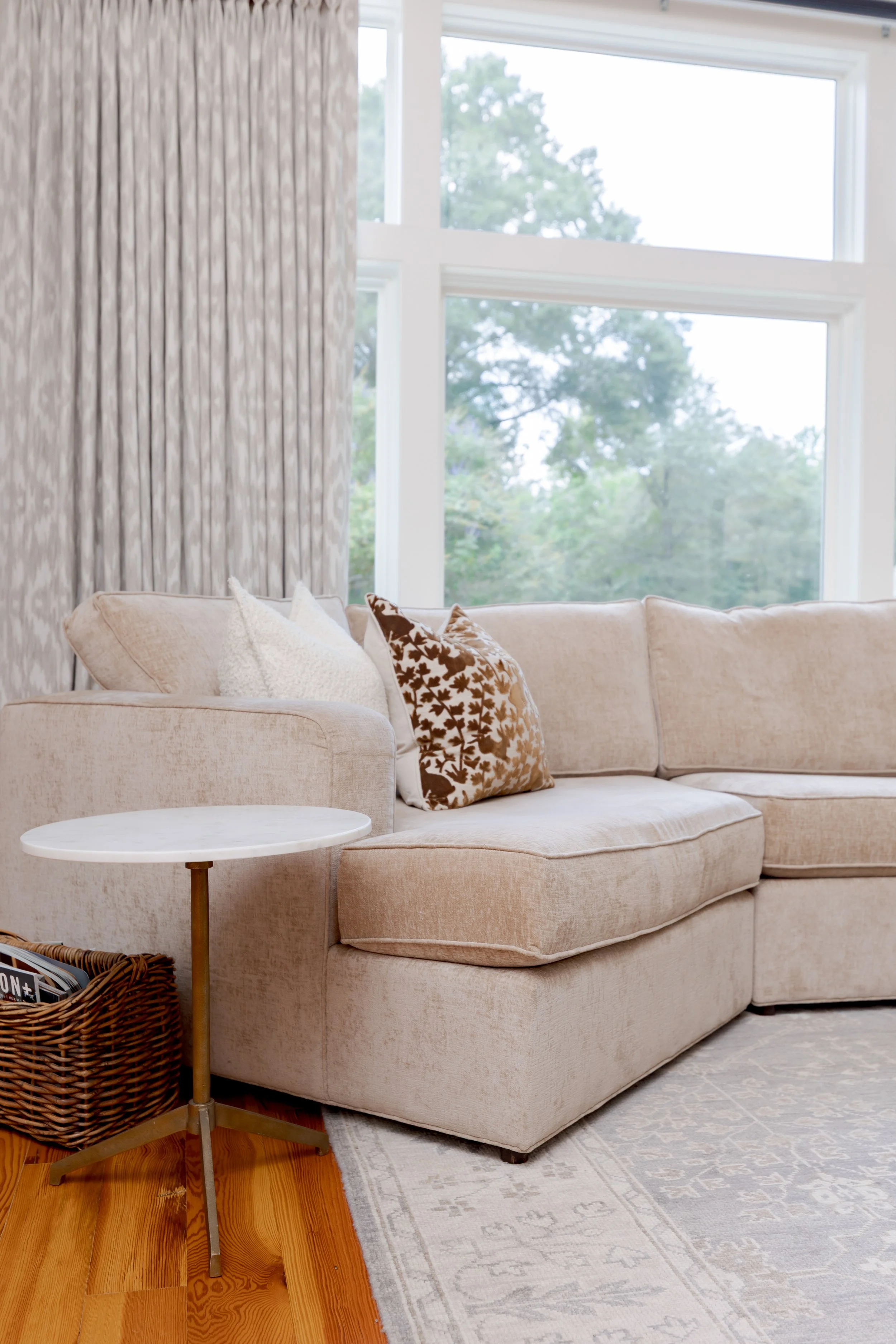 A beautifully layered living room designed for everyday comfort and effortless gathering. Warm textures, timeless finishes, and thoughtful furniture placement create a space that feels welcoming, functional, and lived in.

#InteriorDesign #InteriorDe
