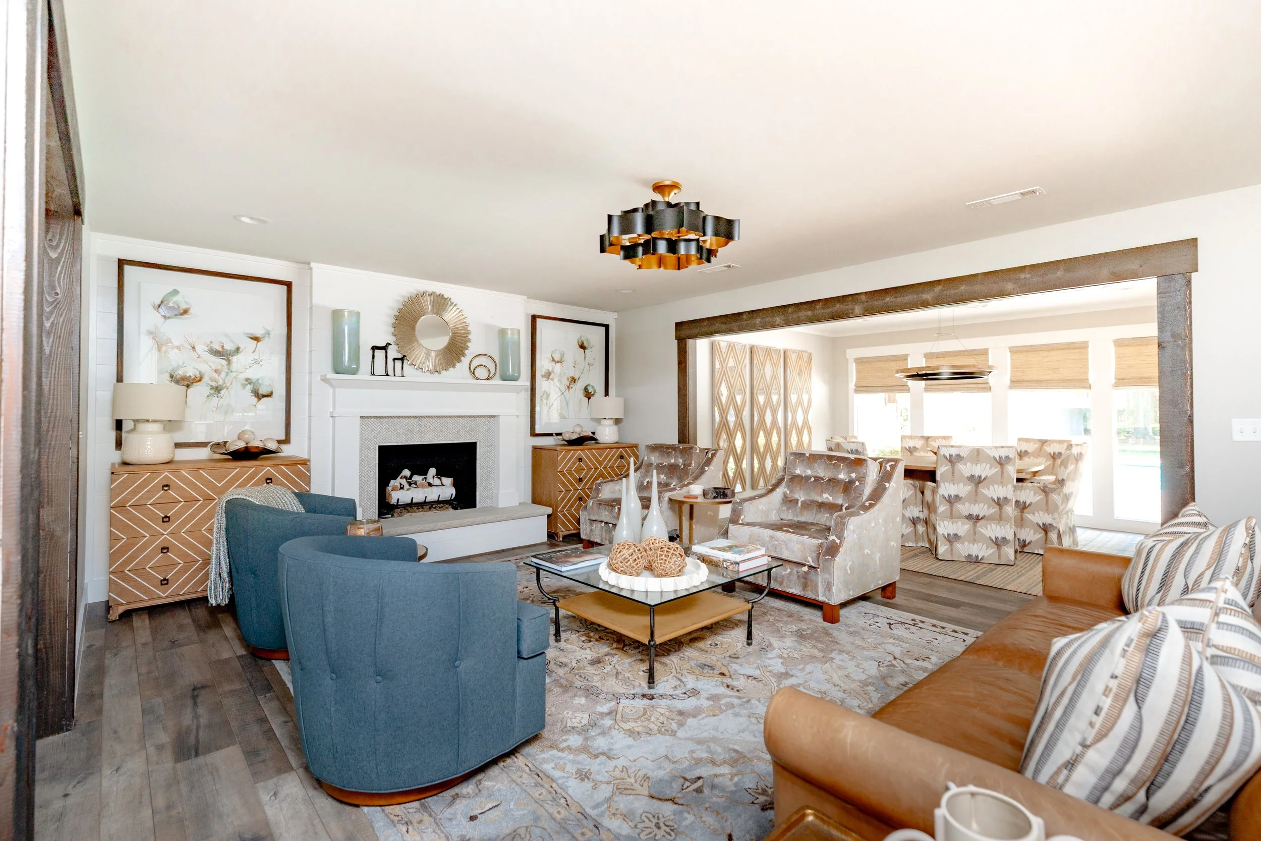 Beautiful interior living room designed by Cossart Design, a premier home interior design company in Perry, GA, proudly serving Warner Robins, Macon, Kathleen, and Middle Georgia #InteriorDesign #HomeDesign #TimelessDesign #christinaelmorephotography