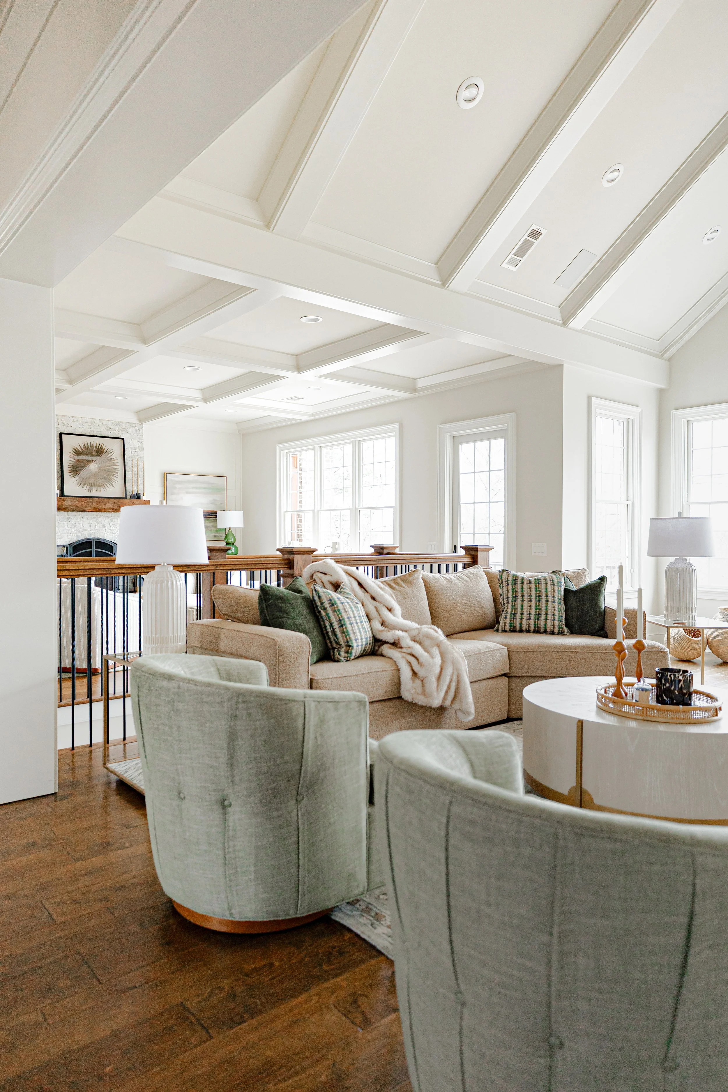 A cozy sitting area curated by Cossart Design, featuring layered fabrics, custom seating, and a warm, inviting layout. The space balances sophistication with comfort, making it ideal for conversation and relaxation.
#InteriorDesign #SittingArea #Coss