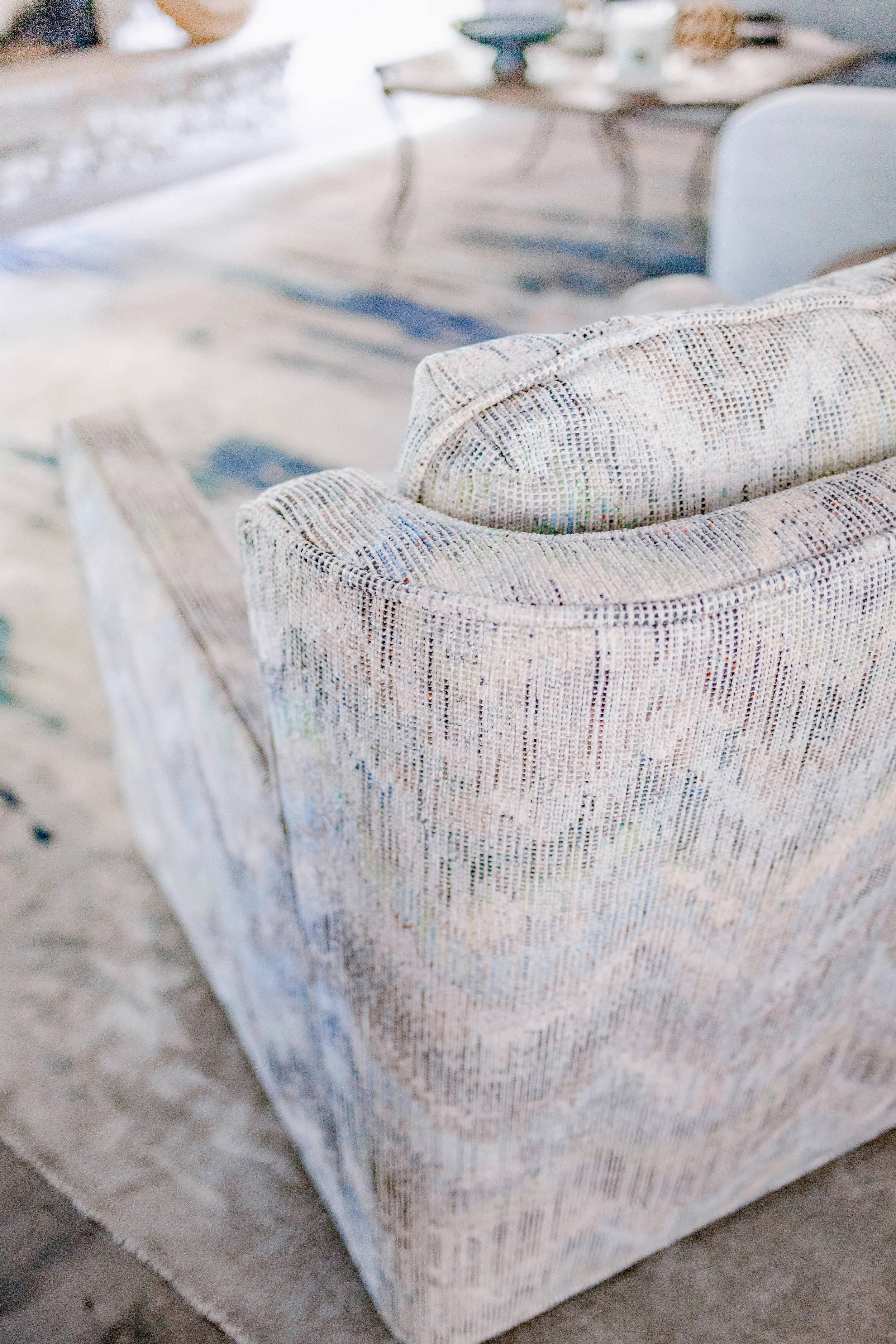 Beautiful interior living room designed by Cossart Design, a premier home interior design company in Perry, GA, proudly serving Warner Robins, Macon, Kathleen, and Middle Georgia #InteriorDesign #HomeDesign #TimelessDesign #christinaelmorephotography